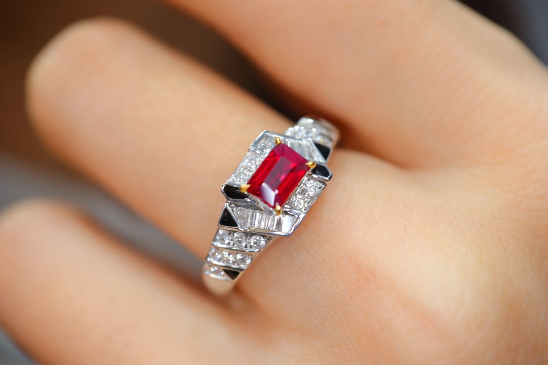 Anillo único de rubí rojo con sangre de paloma - Joyería de alta calidad