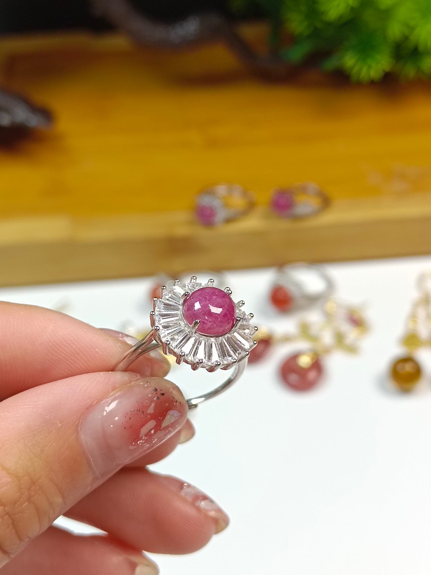 S925 Silver Ruby Ring - utsøkt håndverk og naturlig skjønnhet