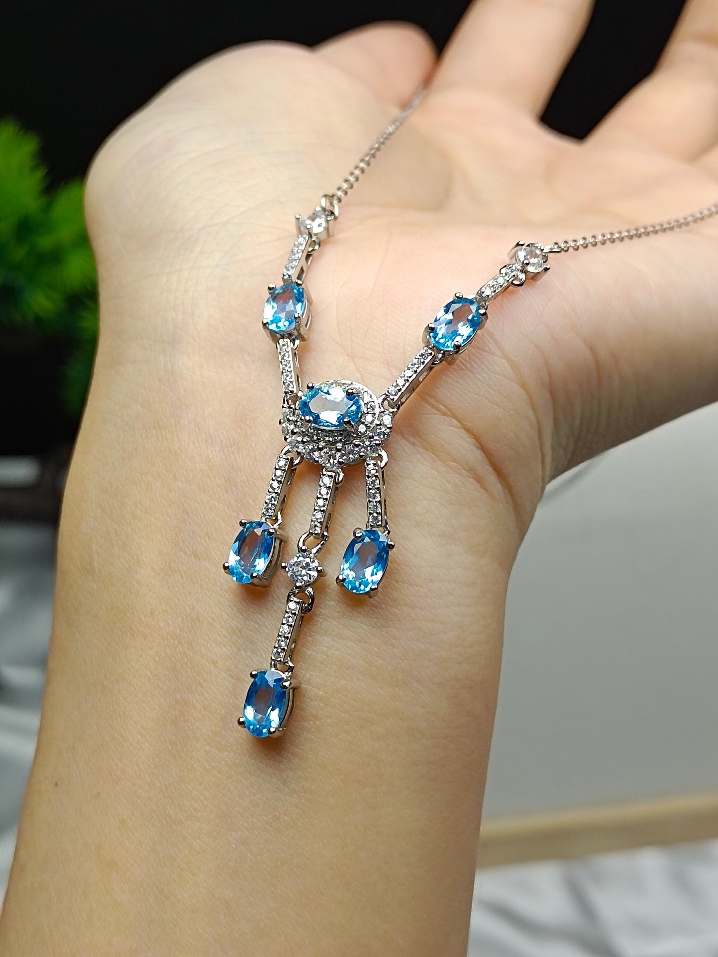 Luxurious S925 Silver Embedded Topaz Necklace - Elegant Jewelry