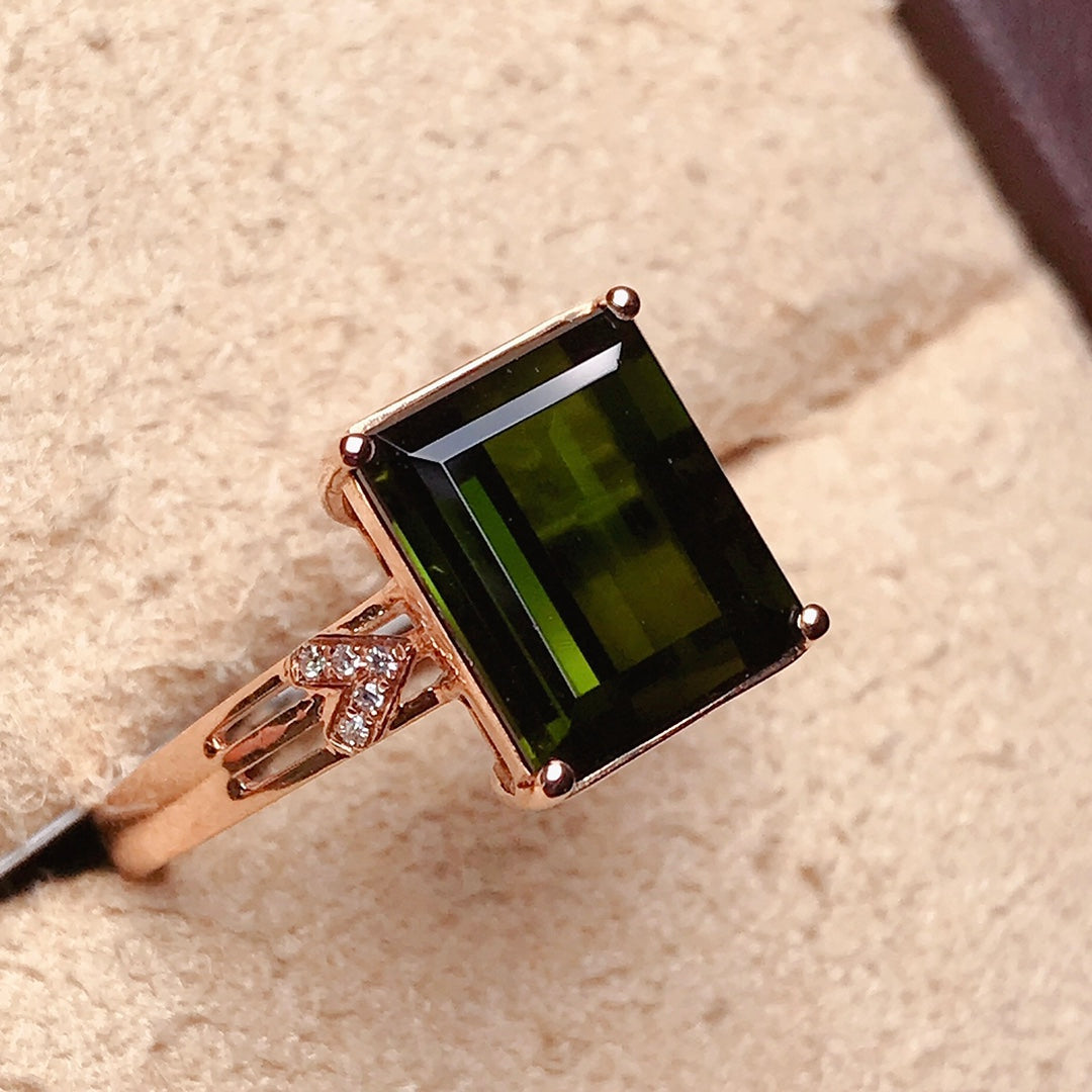 Captivating Summer Green Peridot Ring - A Must-Have Jewelry