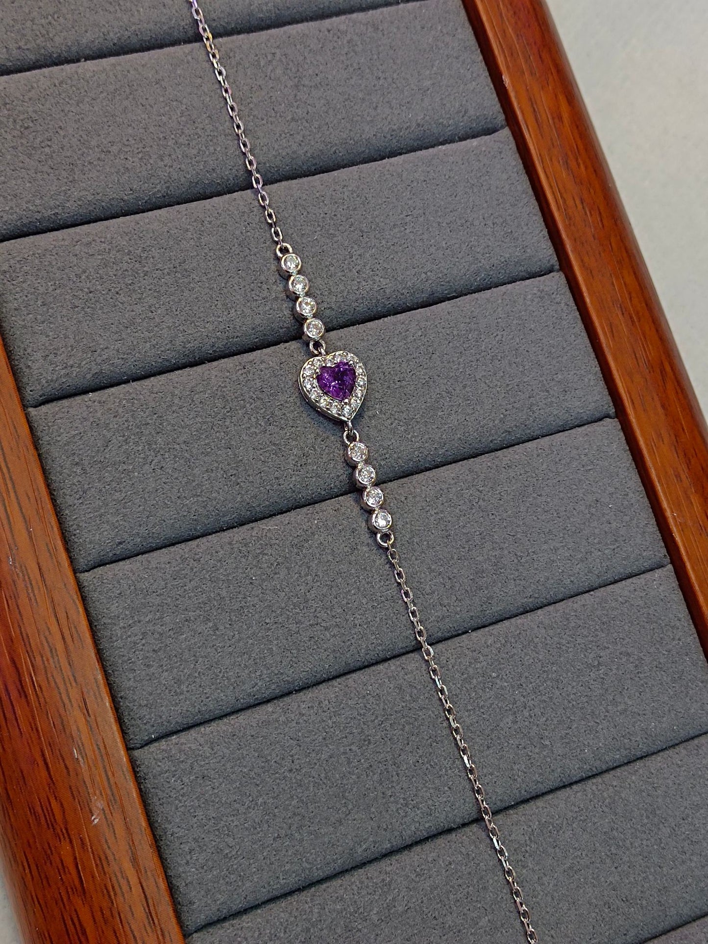 Elegant S925 sterlingsølv hjerteformet ametyst innebygd armbånd - Fasjonable og allsidige high-end smykker