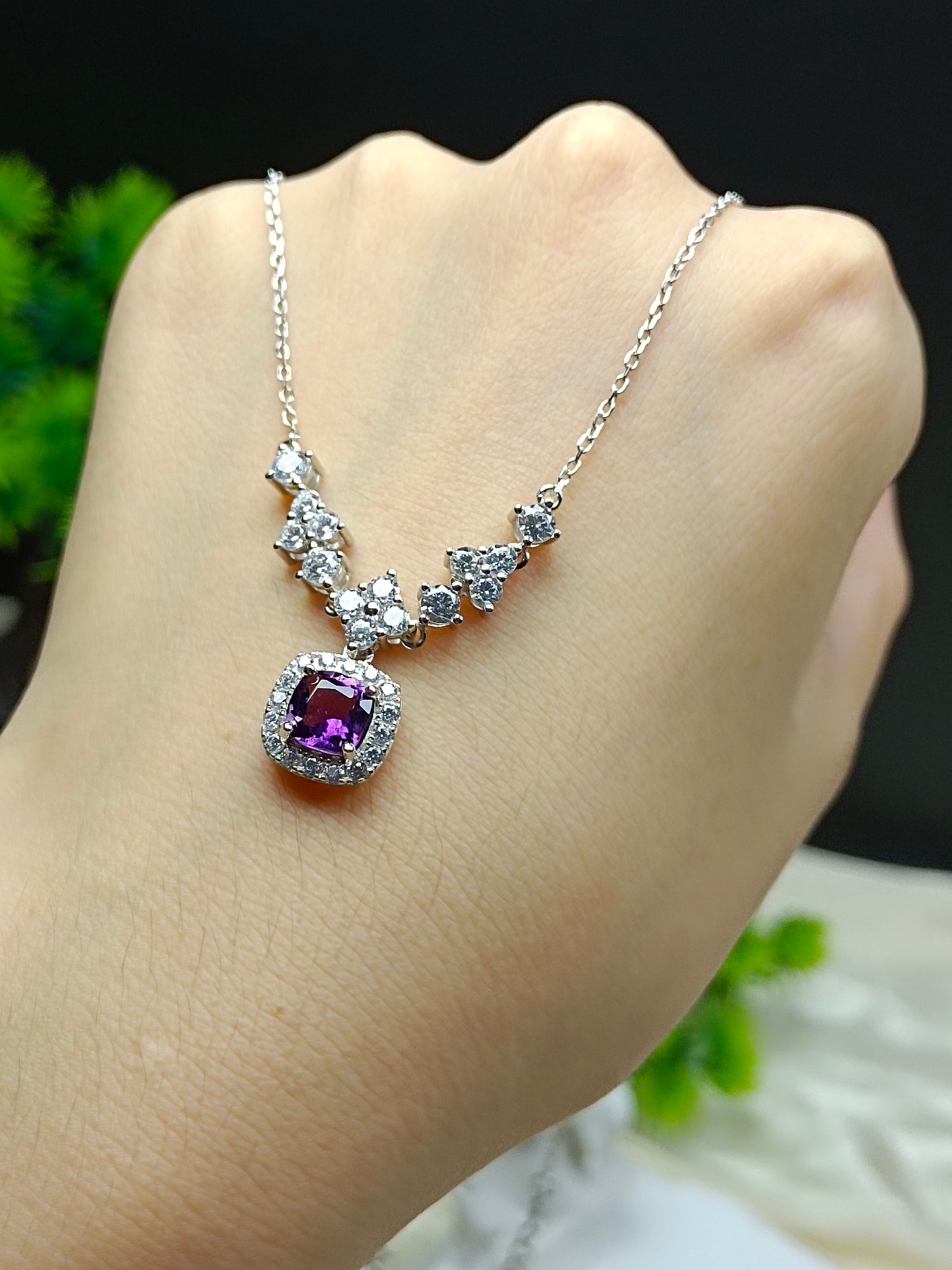 Elegant S925 sterling silver lila ametist fyrkantigt halsband med 18K guld hantverk