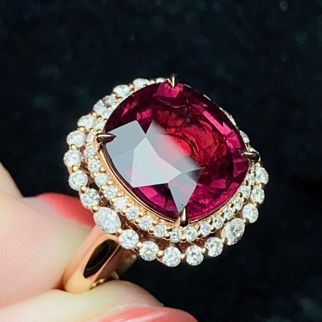 Exquisite 18K Gold Embedded Natural Tourmaline Ring - A Jewelry Masterpiece