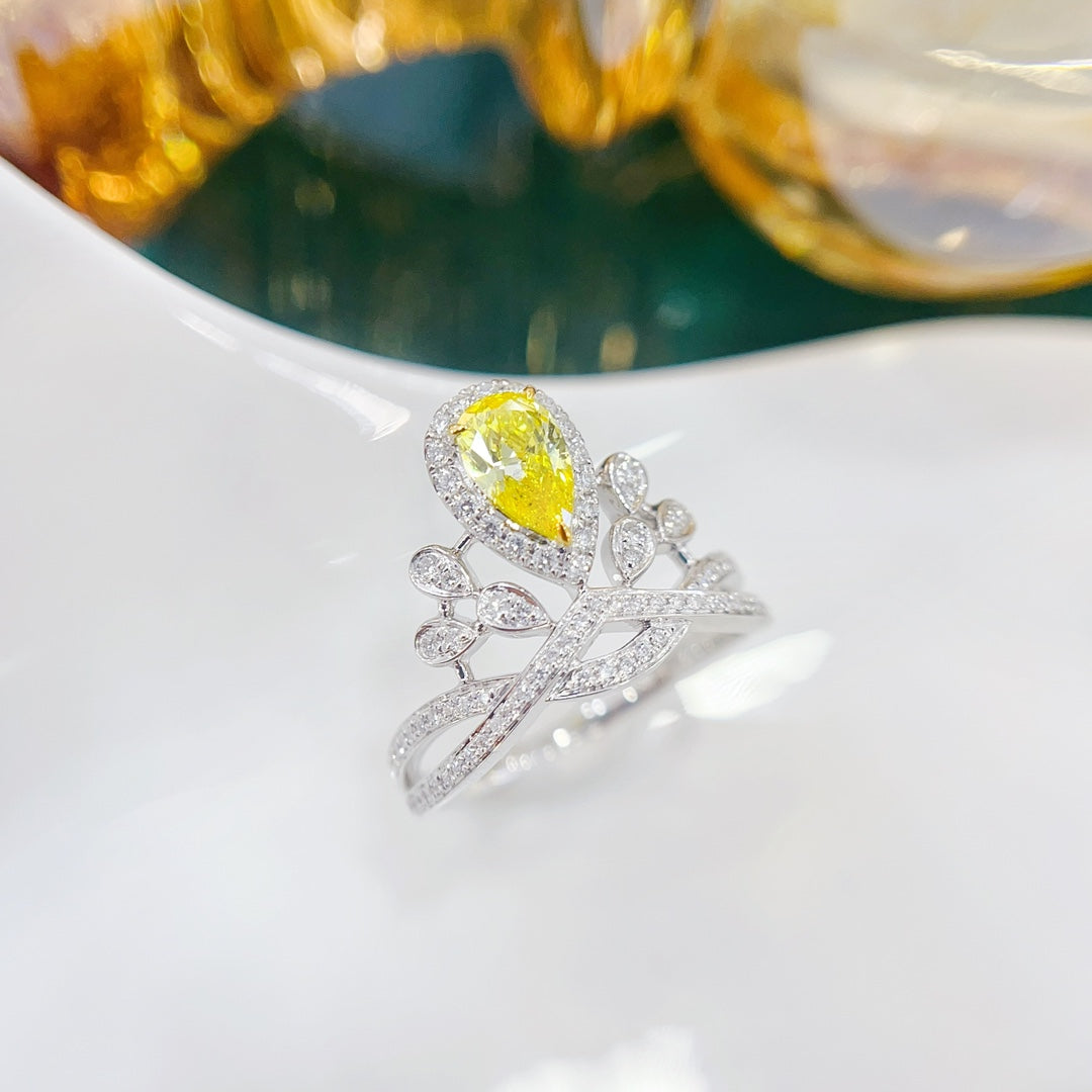 Bague couronne en forme de larme en or jaune 18 carats avec diamants de culture - Bijoux exquis