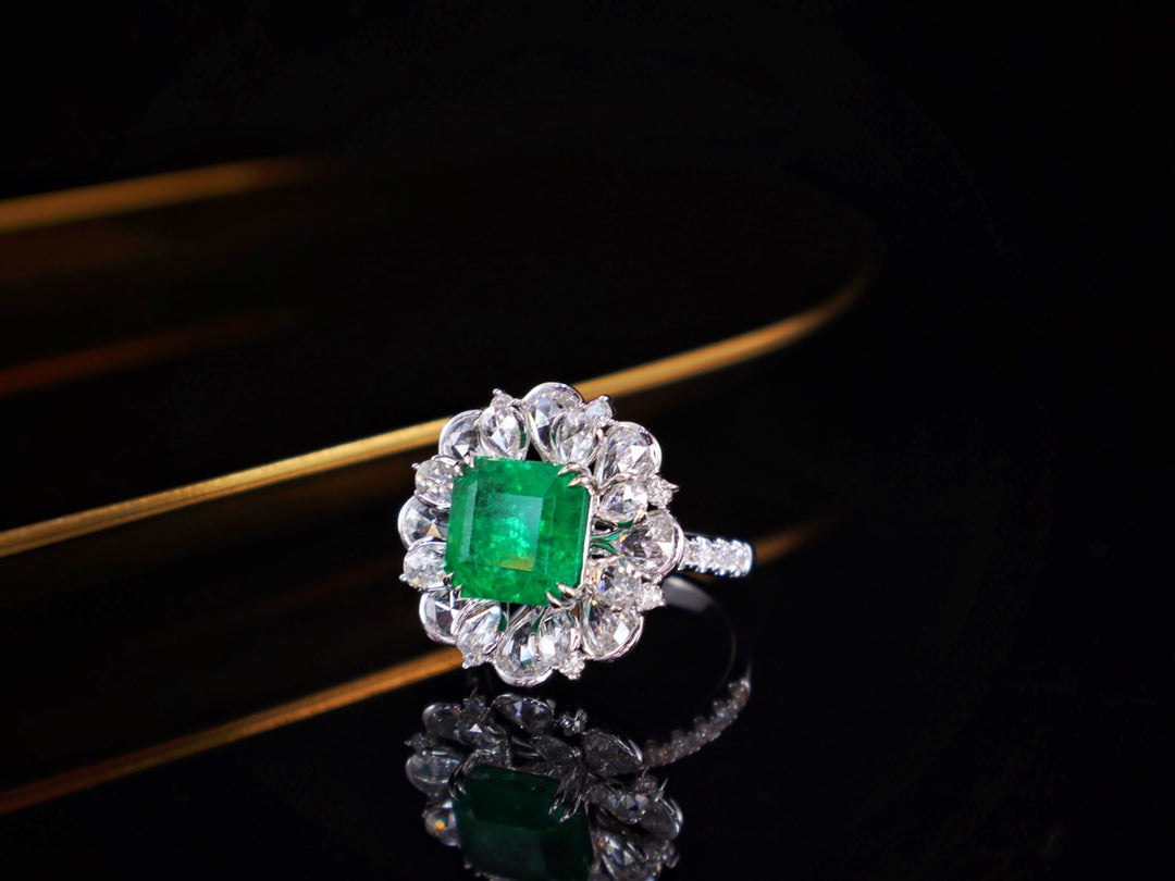 Emerald Ring - High-Quality Jewelry Piece