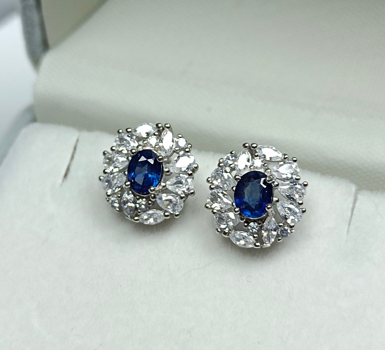 S925 Silver Embedded Sapphire Earrings - Elegant Jewelry