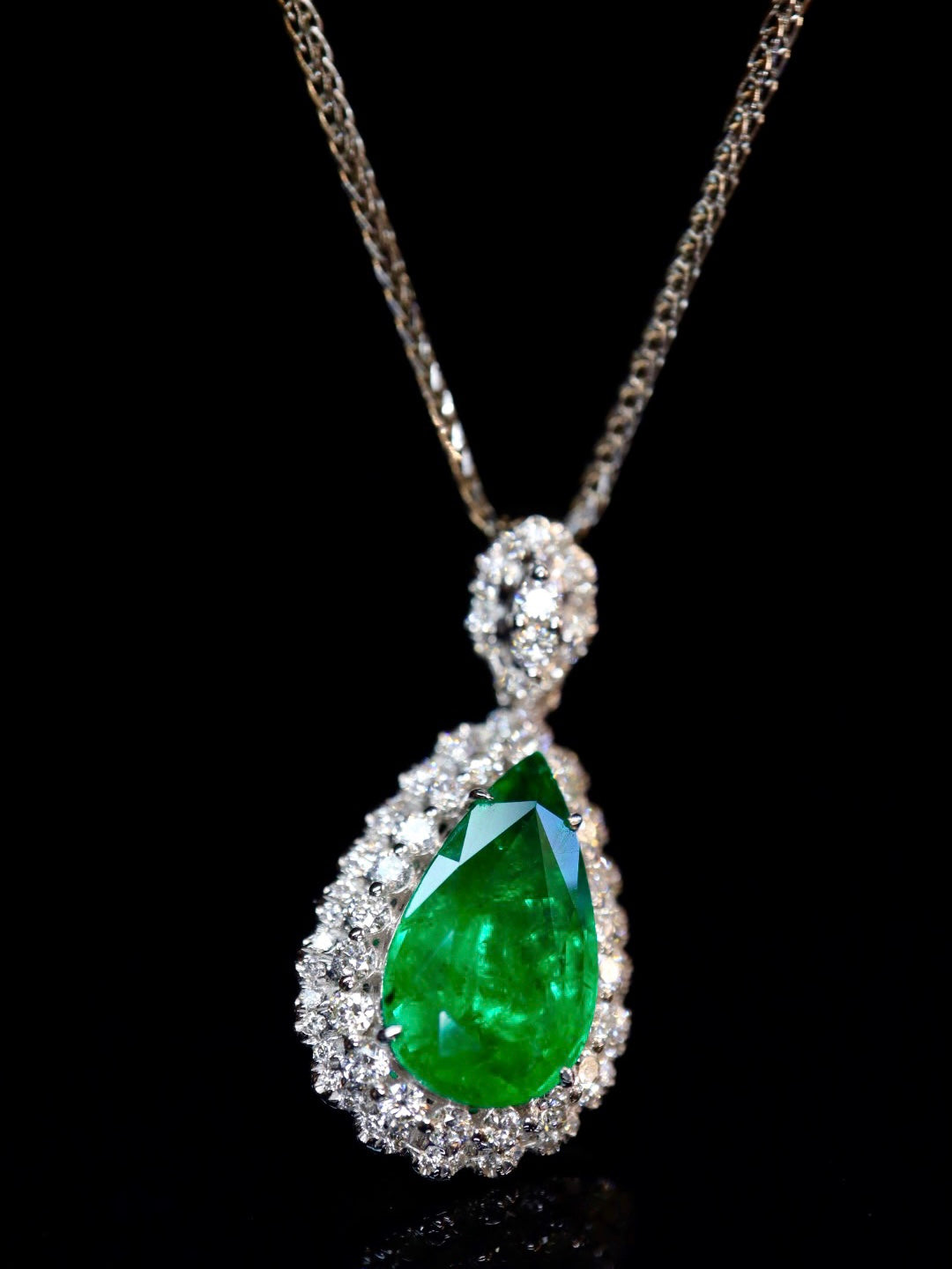 Emerald Pendant Jewelry: Classic Waterdrop Cut with Muzo Green Glass Crystal