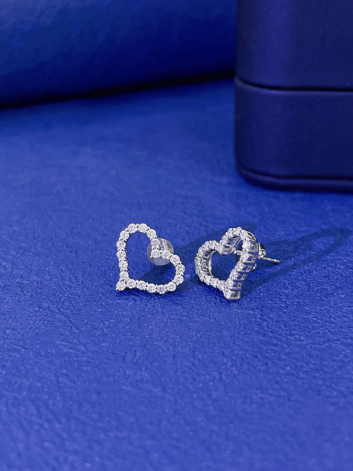 Aretes cultivados en forma de corazón de 18 quilates - Joyería Premium
