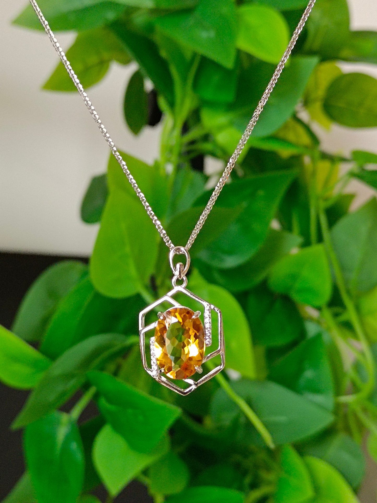 Natural Yellow Crystal Pendant - Exquisite Jewelry for Elegance