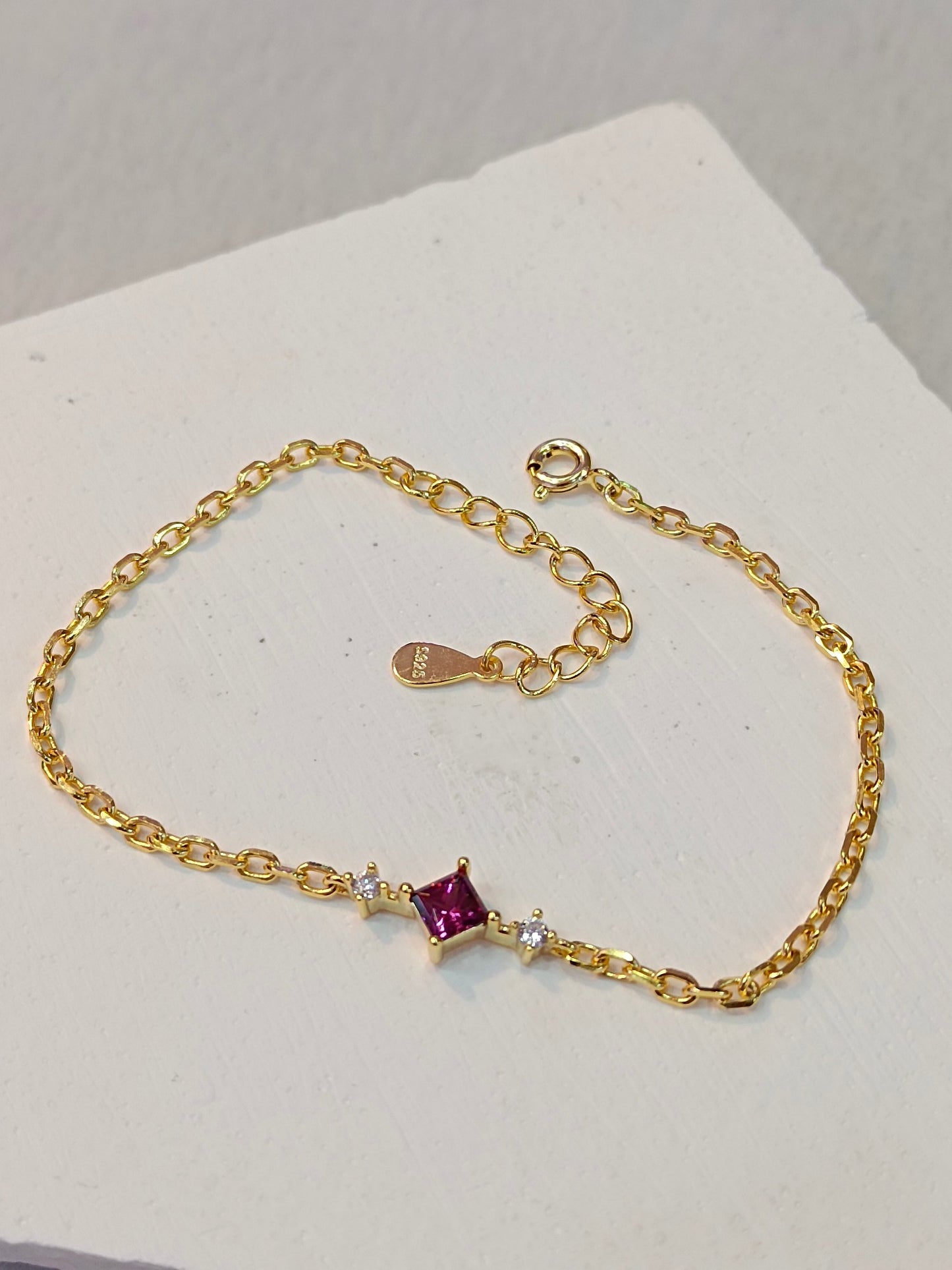 Bracciale in argento S925 con granato viola taglio principessa - Gioielli squisiti