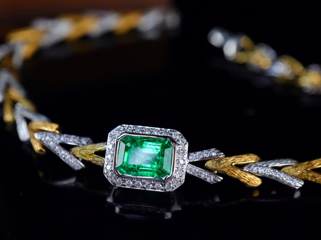 Smaragdgrünes Armband – Zeitlose Eleganz im Schmuck