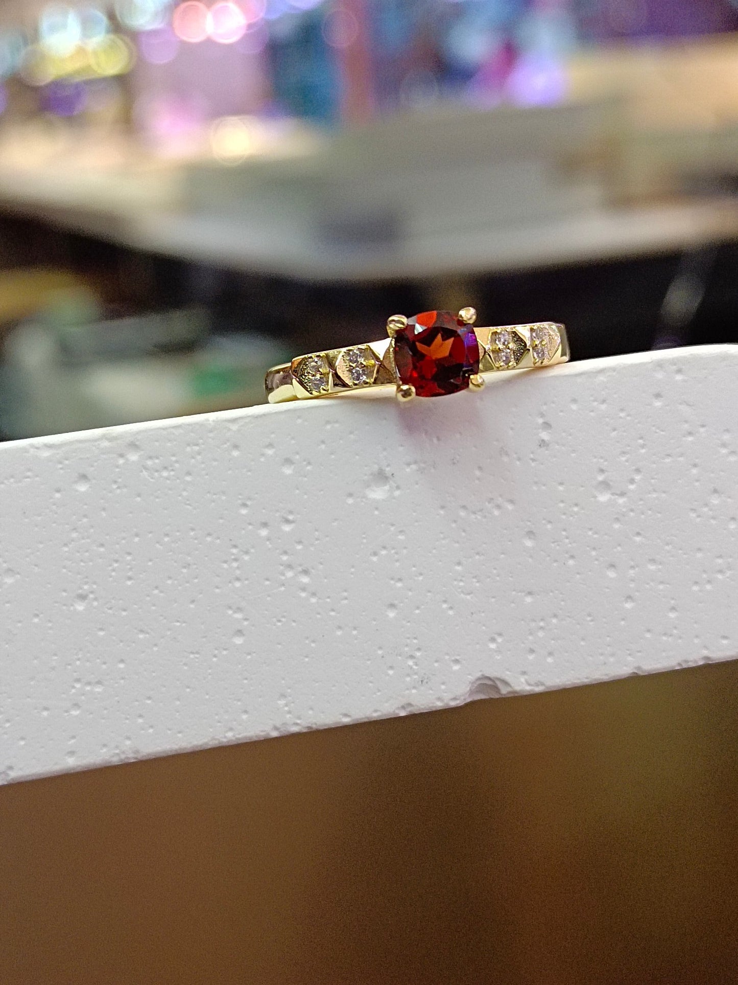 Elegant S925 Silver Princess-Cut Granat Ring - Justerbara smycken