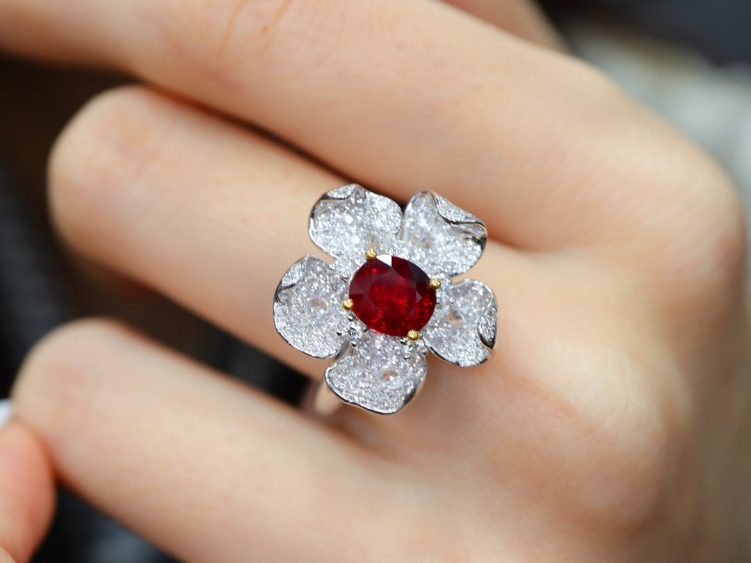 Taubenblut-Rubin-Anhänger/Ring mit doppeltem Verwendungszweck – Blumenmuster mit Volldiamanten