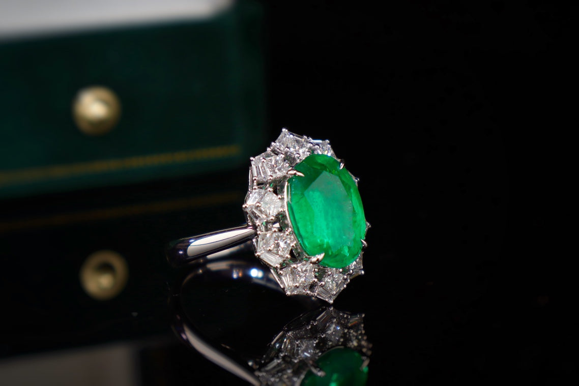 Emerald Ring - Luksuriøst smykke for hverdagslig eleganse