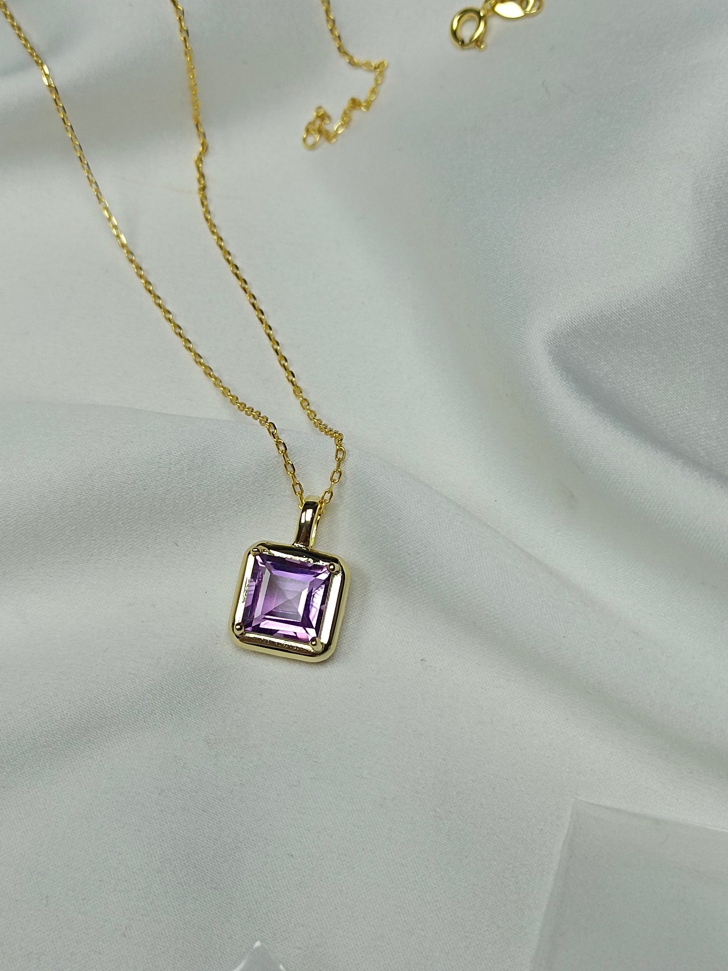 Squisiti gioielli con ciondolo in argento con ametista S925