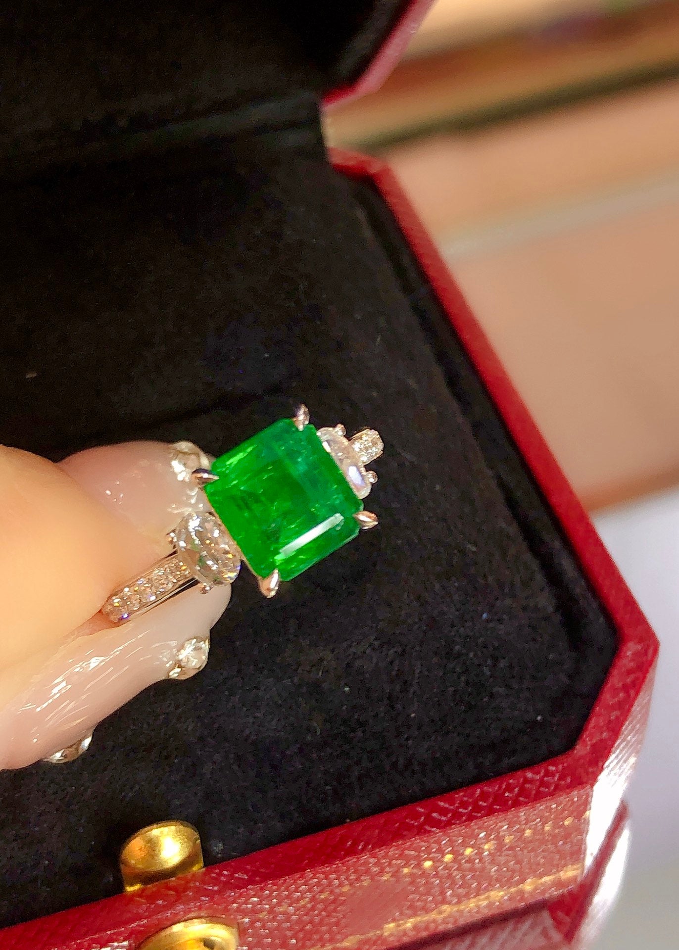 Utsökt Natural Emerald Ring - Muzo Green Jewelry