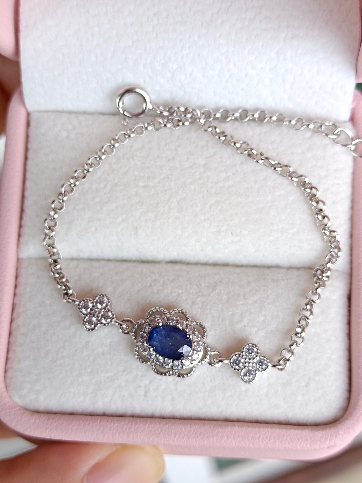 Elegante natuurlijke saffierarmband in S925 zilver - een must-have sieraad