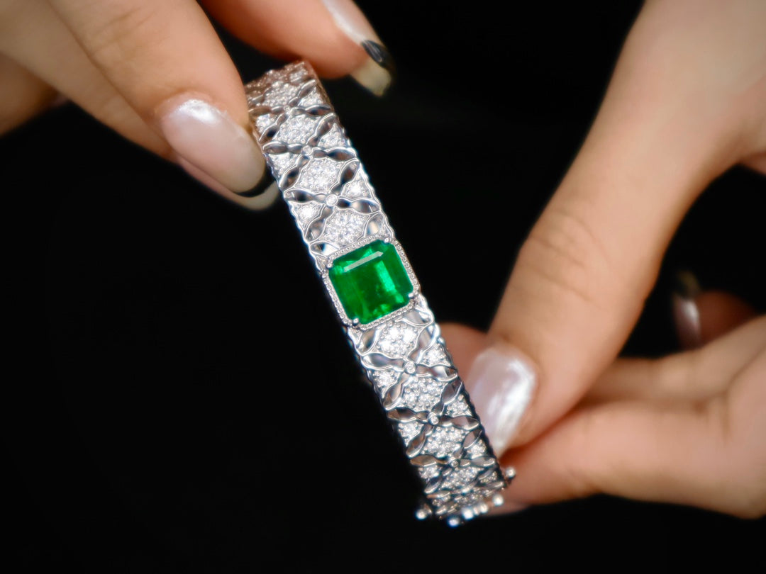 Luxuriöses Smaragd-Armband mit schwerer Handwerkskunst – 4,17 ct
