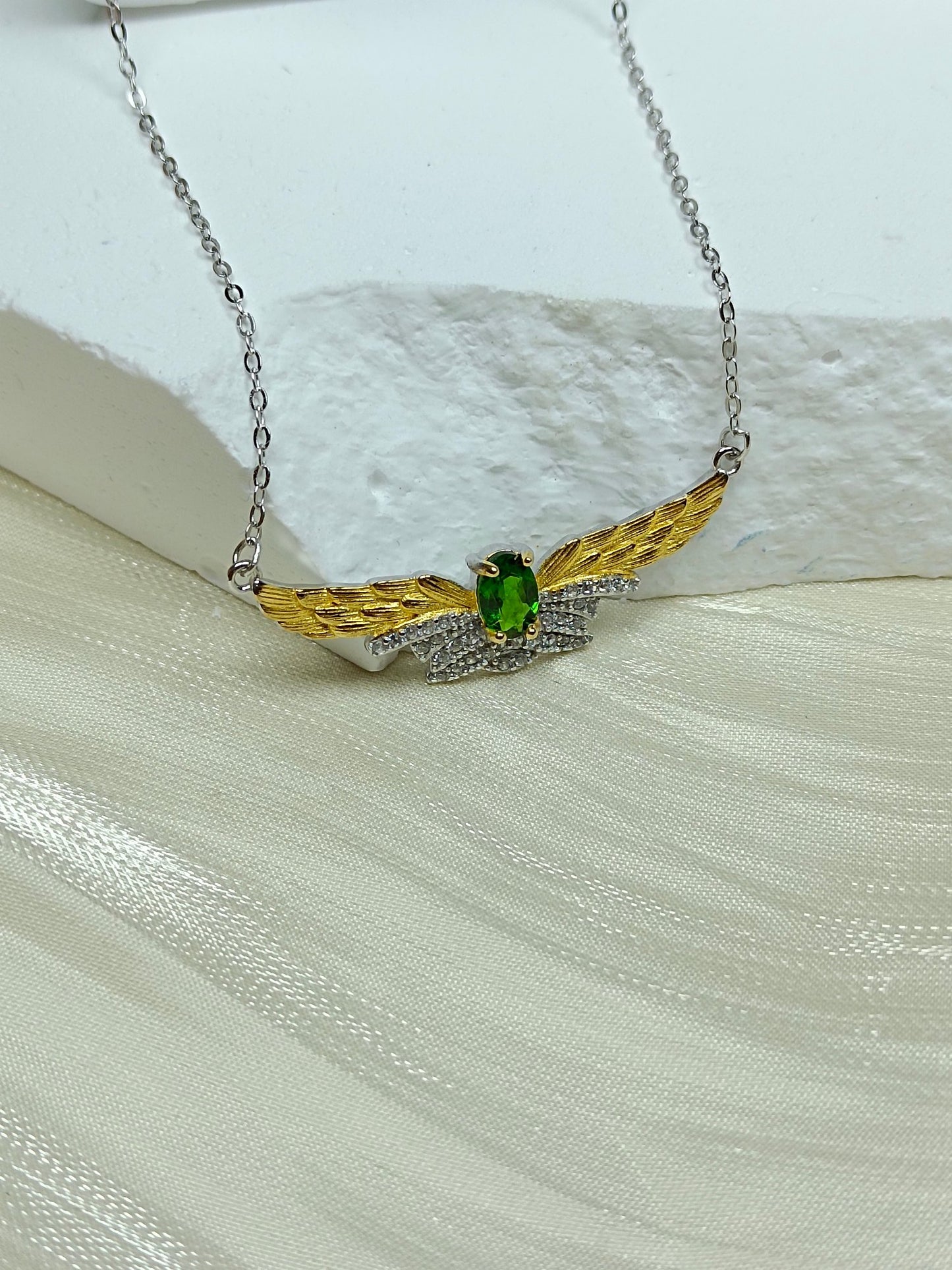 Collana con ciondolo angelo con argento S925 e incastonatura di diopside - Gioielli unici
