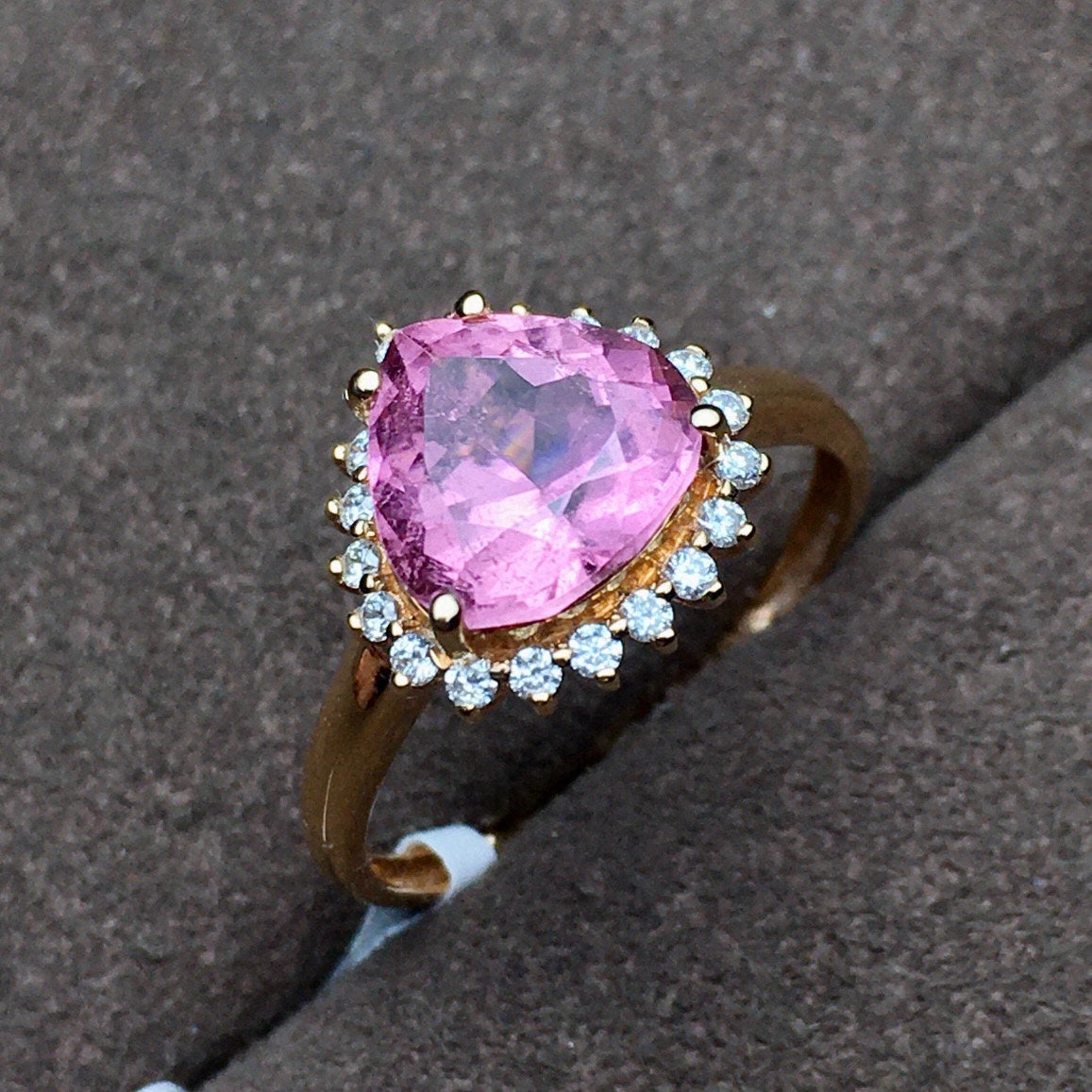 Cincin Turmalin Asli dalam Emas 18K dengan Berlian Afrika Selatan - Barang Kemas Cantik