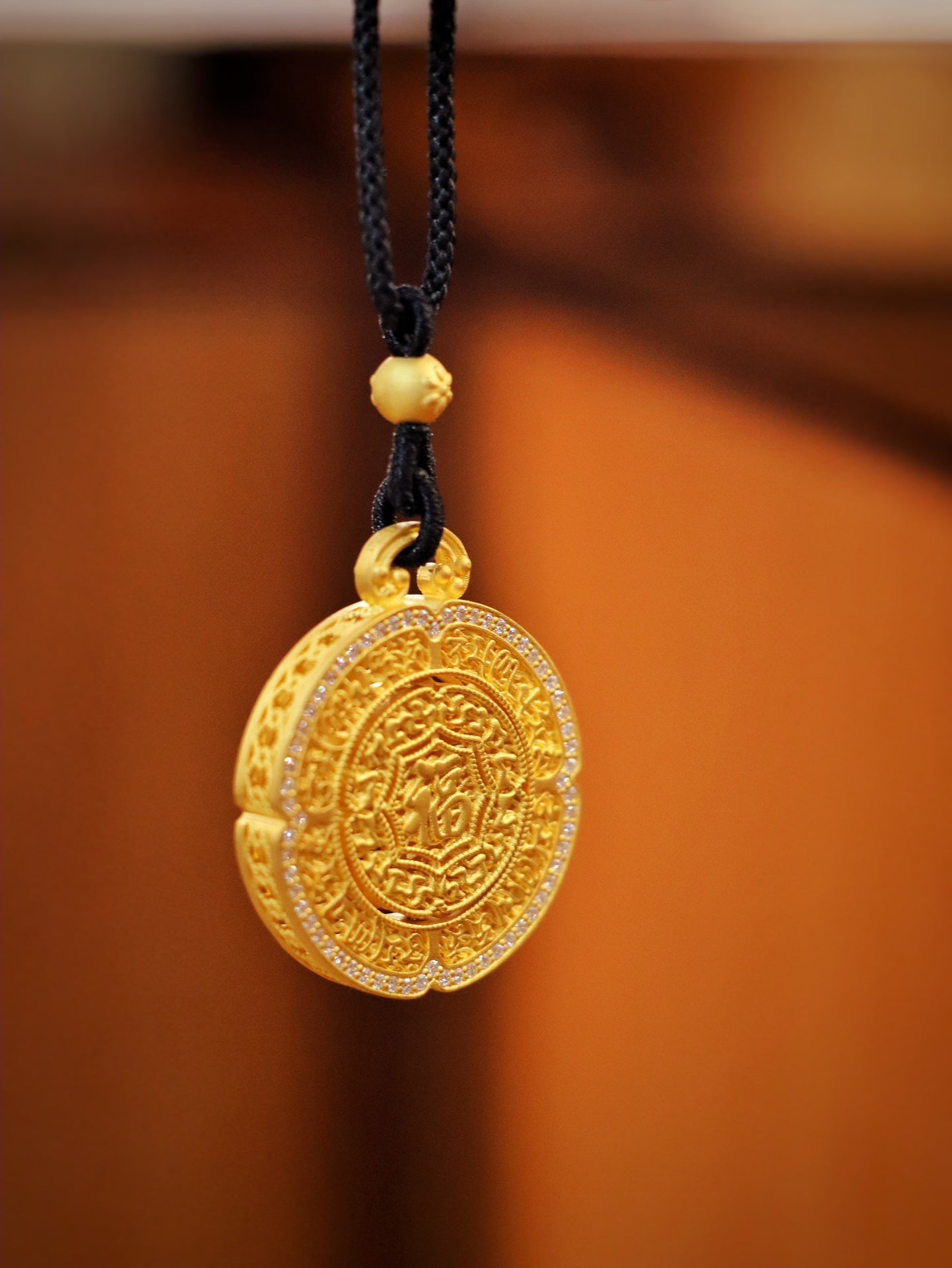Este timpul să întoarcem averea ✨Binecuvântări înainte: pandantiv cu diamant smarald din aur de 24k