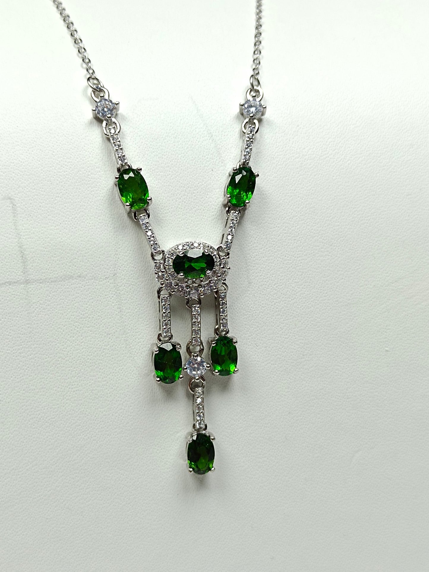 Luxury S925 Silver Embedded Diopside Jewelry Necklace