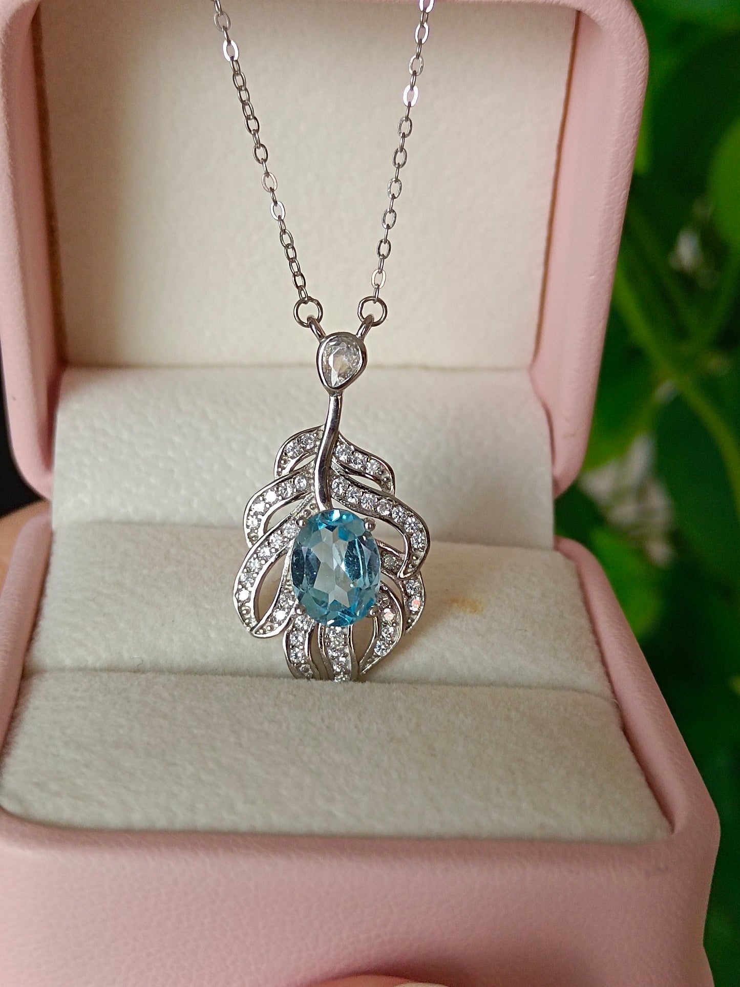 Exquisite Natural Topaz Feather Pendant Jewelry