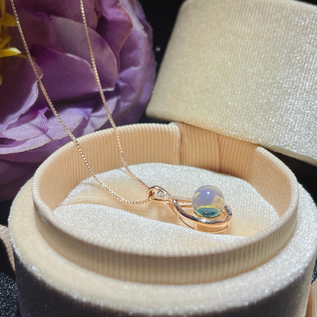 Pendentif en ambre bleu dominicain intégré en or 18 carats - Bijoux exquis
