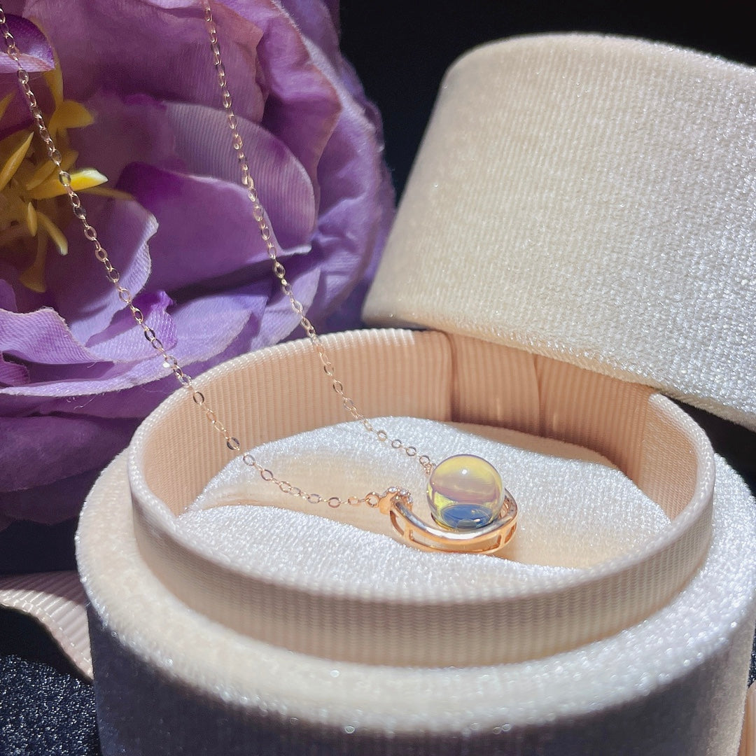 Pendentif en ambre bleu dominicain intégré en or 18 carats - Bijoux exquis