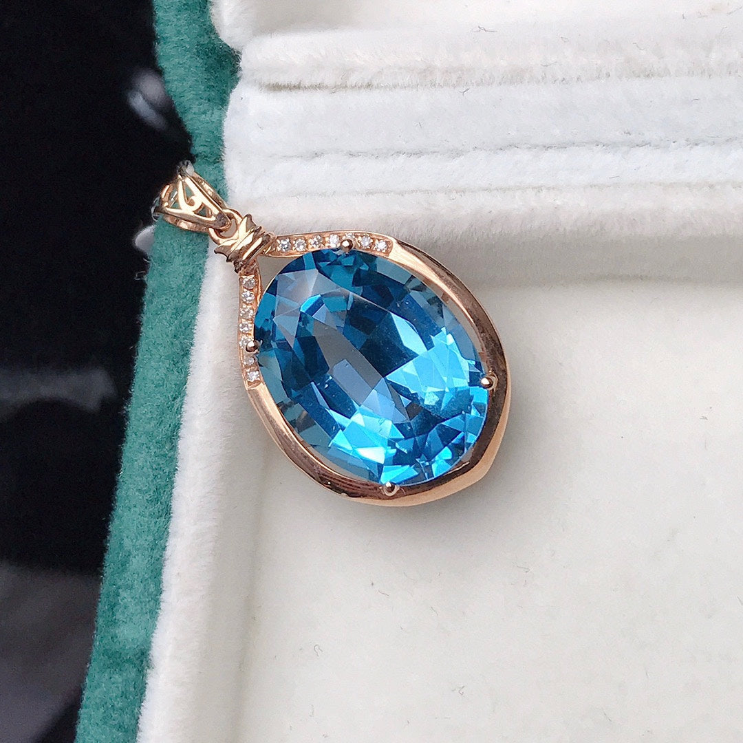 Natural Topaz Pendant Jewelry with 18K Gold and Diamond Accents