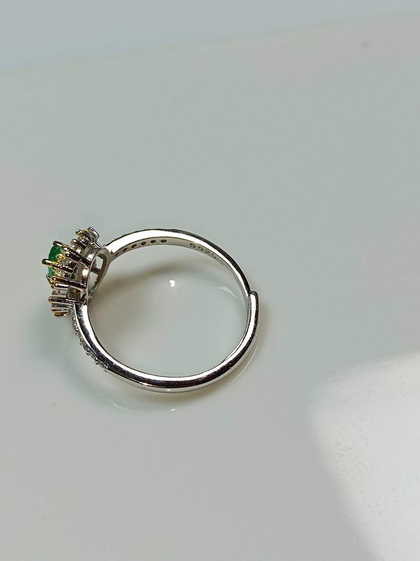 S925 Silver Embedded Emerald Ring - Unique Luxury Jewelry