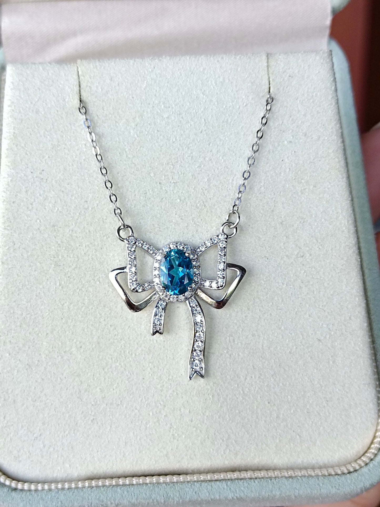 Naturlig Topaz Bowknot Halskjede - smykker for hver elegant dame