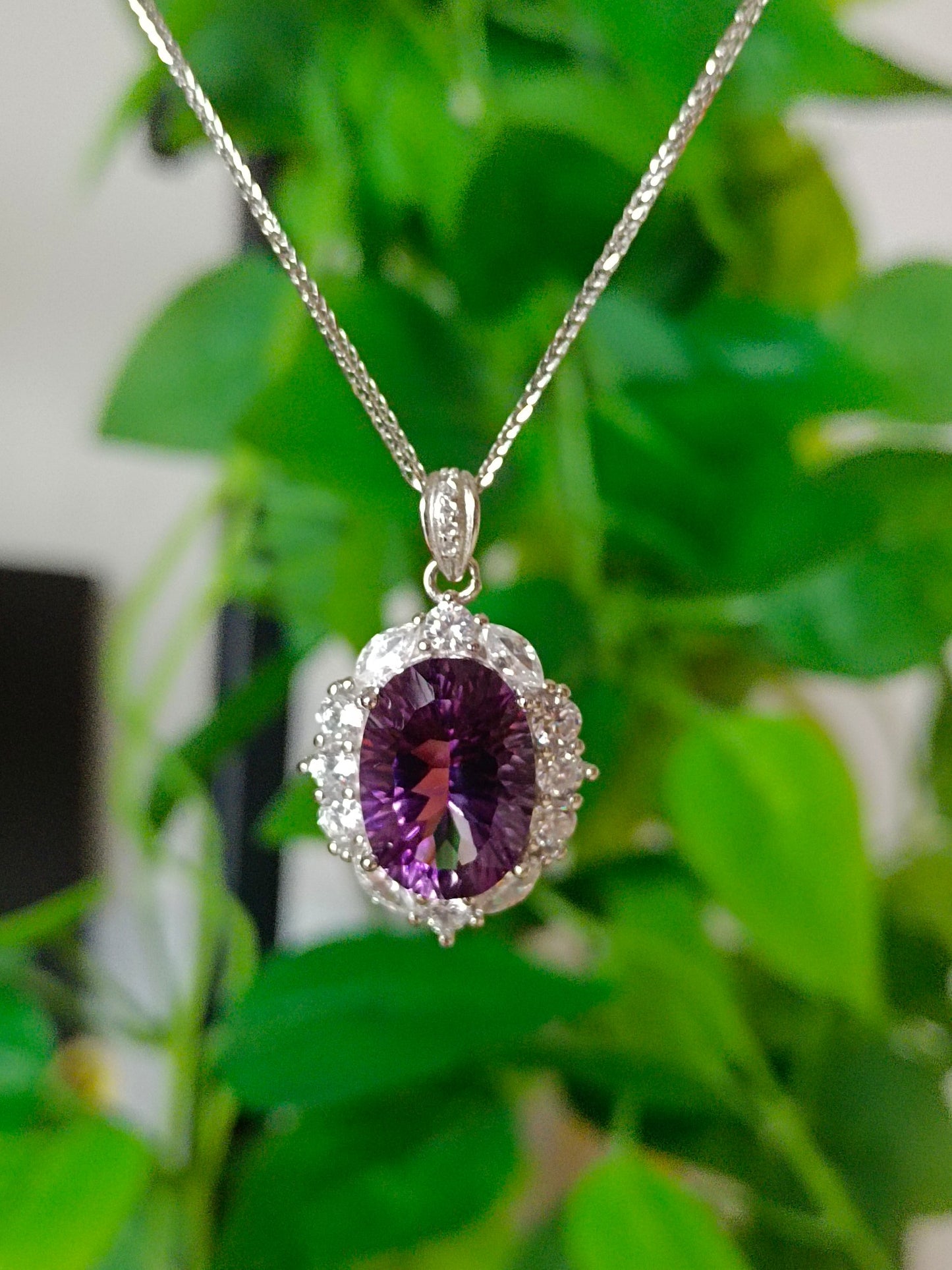 Luxurious Natural Amethyst Pendant Jewelry - A Dazzling Statement of Elegance