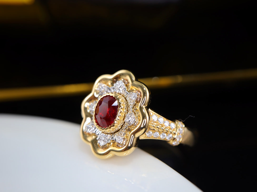 Vintage Pigeon's Blood Ruby Ring - Premium korukokoelma