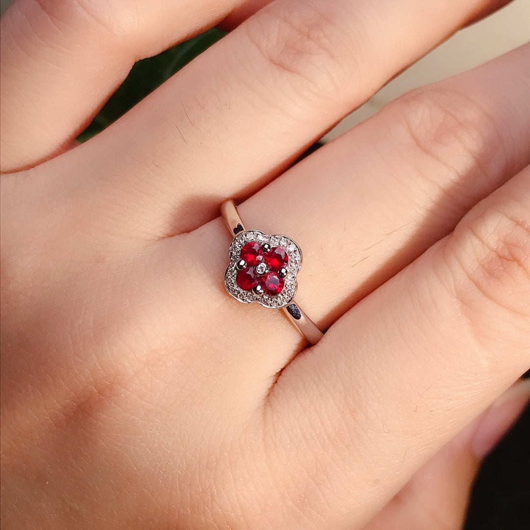 Hieno 18K Natural Ruby Sormus – pakollinen koru kauneuden ystäville
