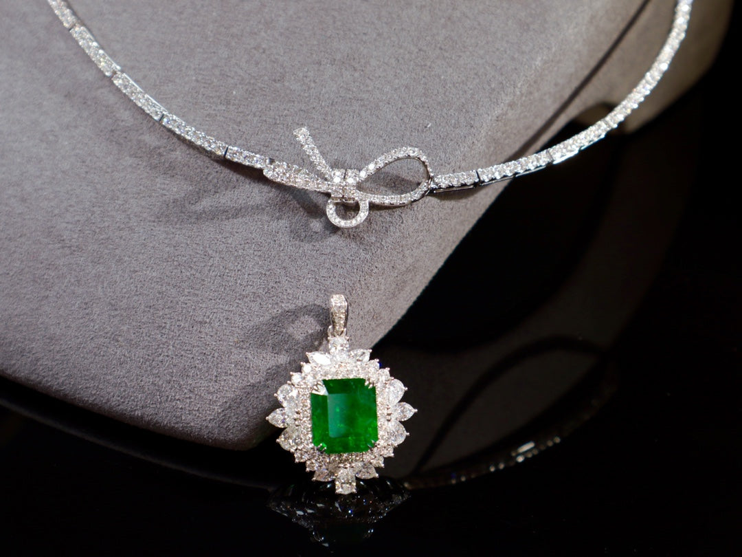 Emerald Jewelry Marvel: 7,63 ct Waton groene smaragd ketting