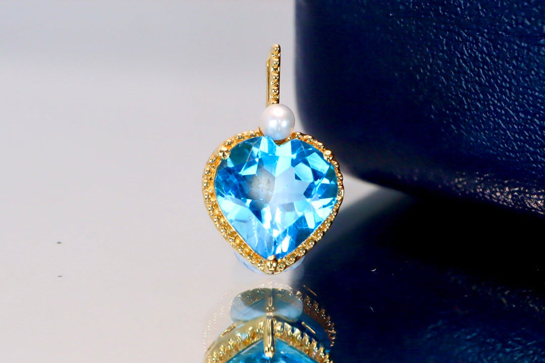 Liontin Perhiasan Topaz Alami Elegan dengan Penyematan Emas 18K