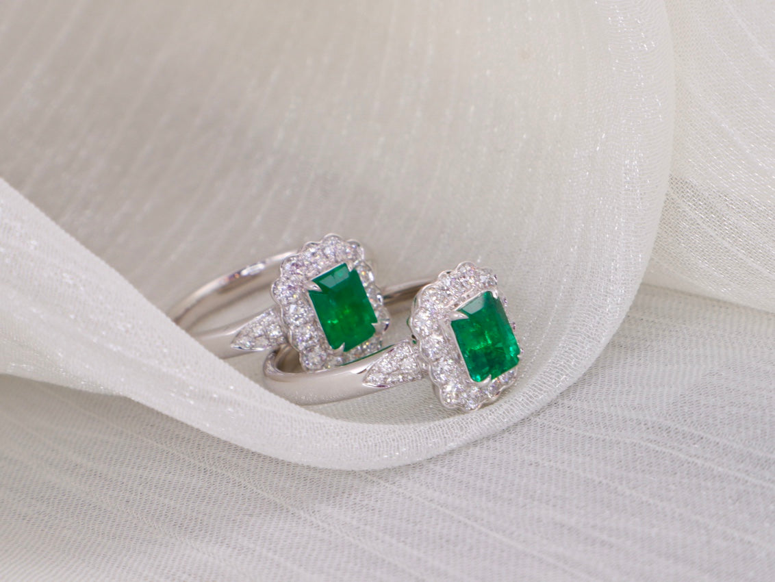 Exquisite One-Carat Emerald Ring - Premium Jewelry Collection