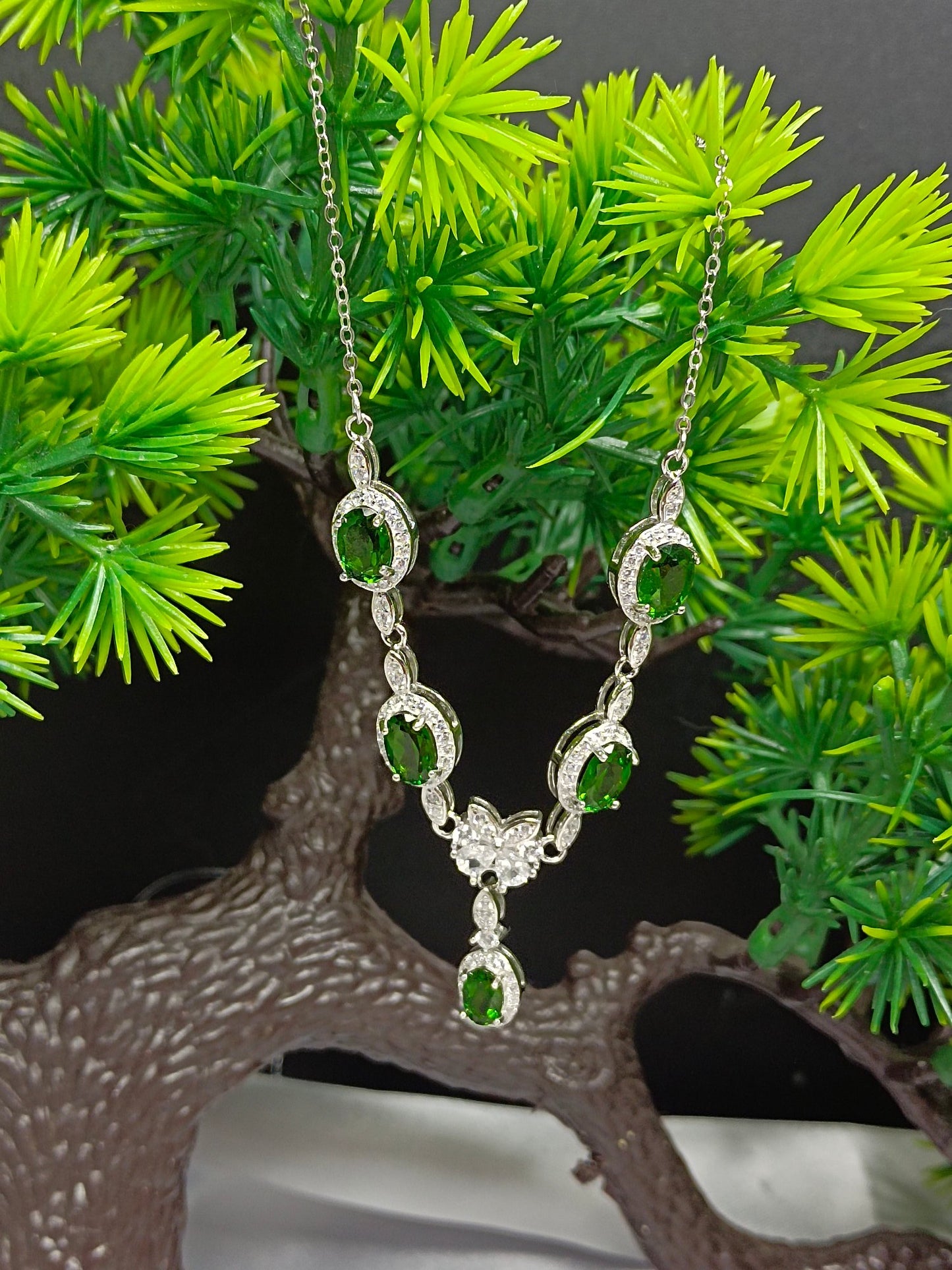 Lüks S925 Gümüş Gömülü Diyopsit Takı Kolye