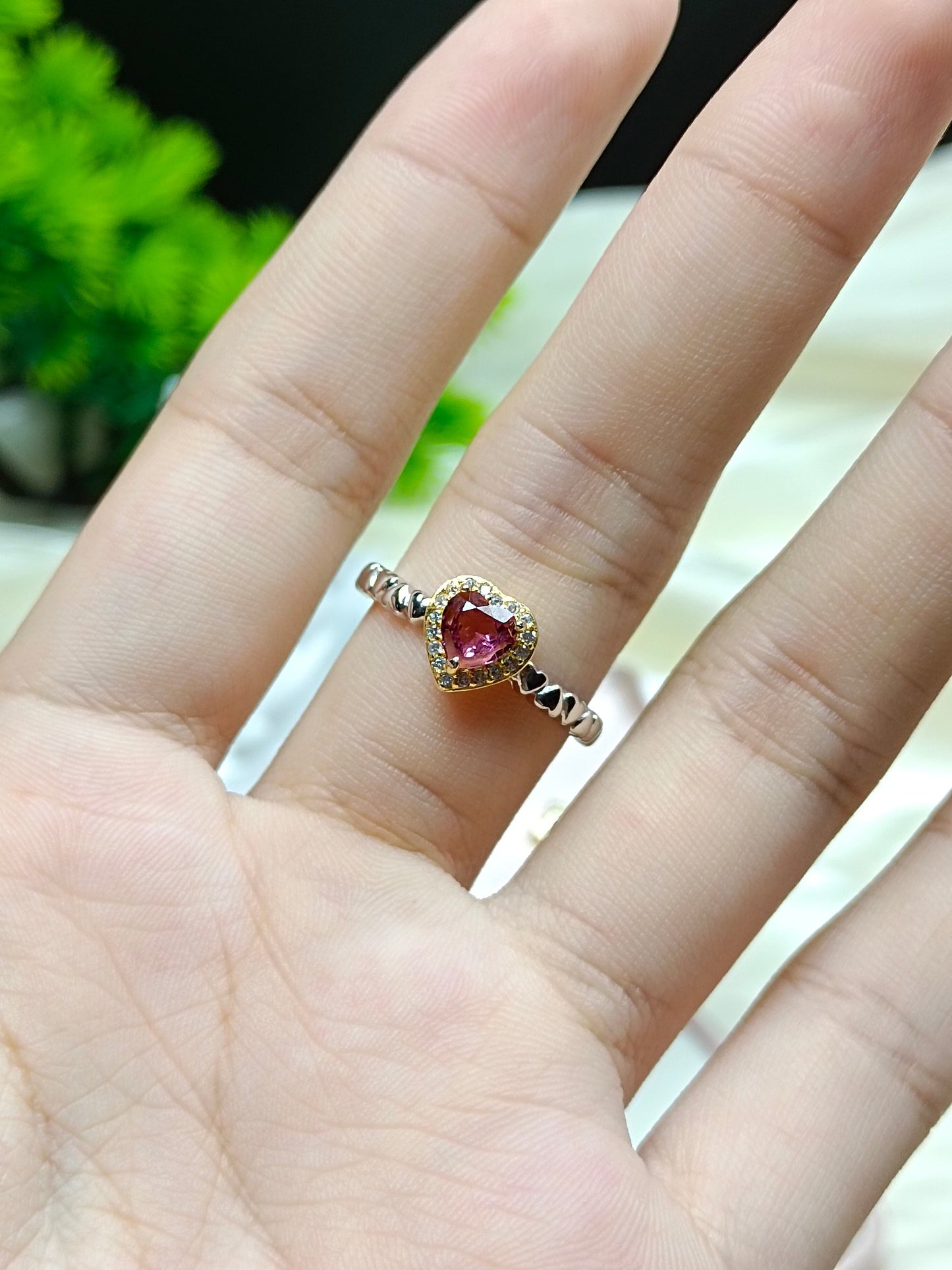 S925 Inel în formă de inimă cu granat violet încorporat - bijuterii elegante și unice