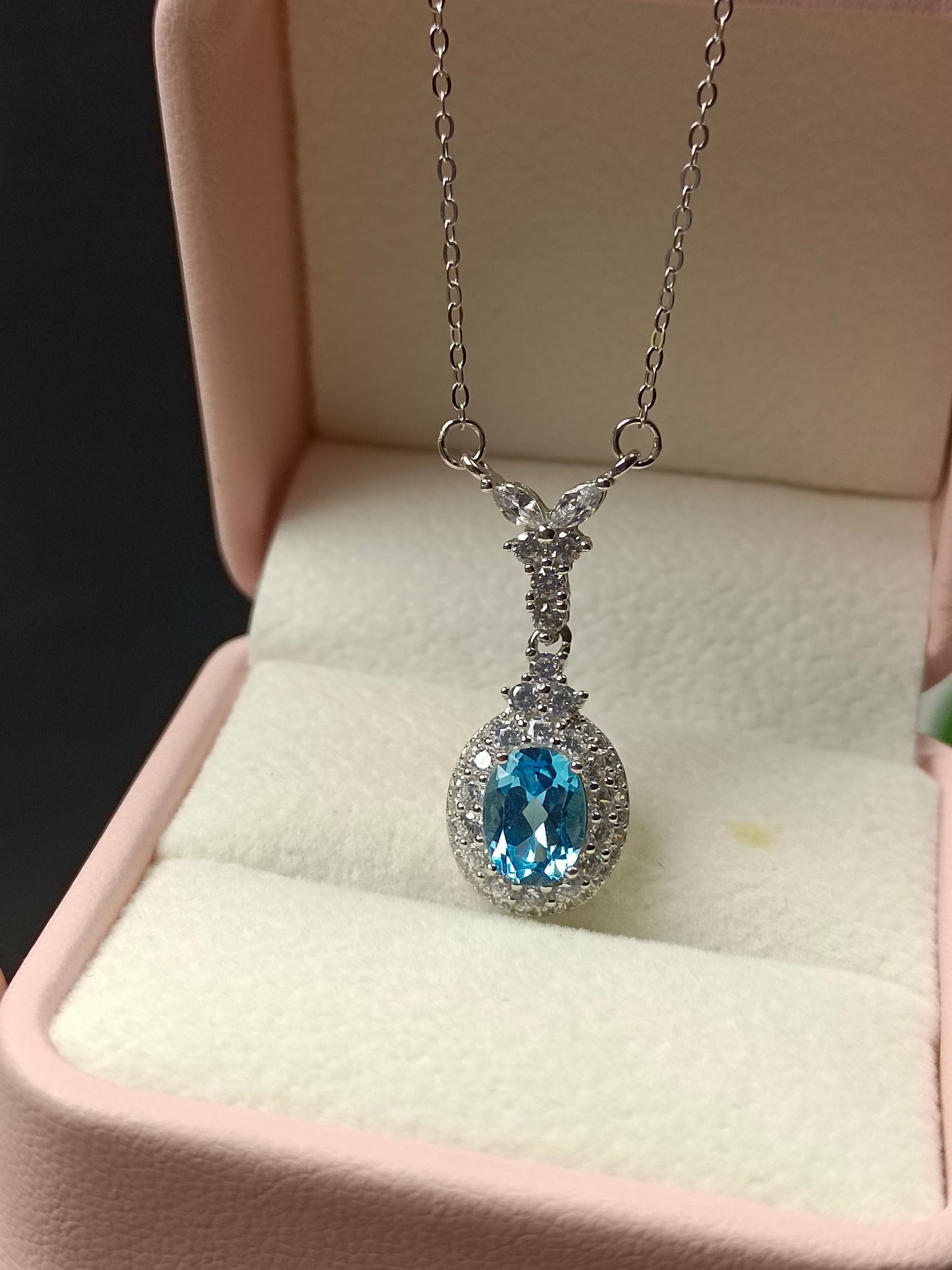 Exquisite Natural Swiss Blue Topaz Bracelet - Elegant Jewelry