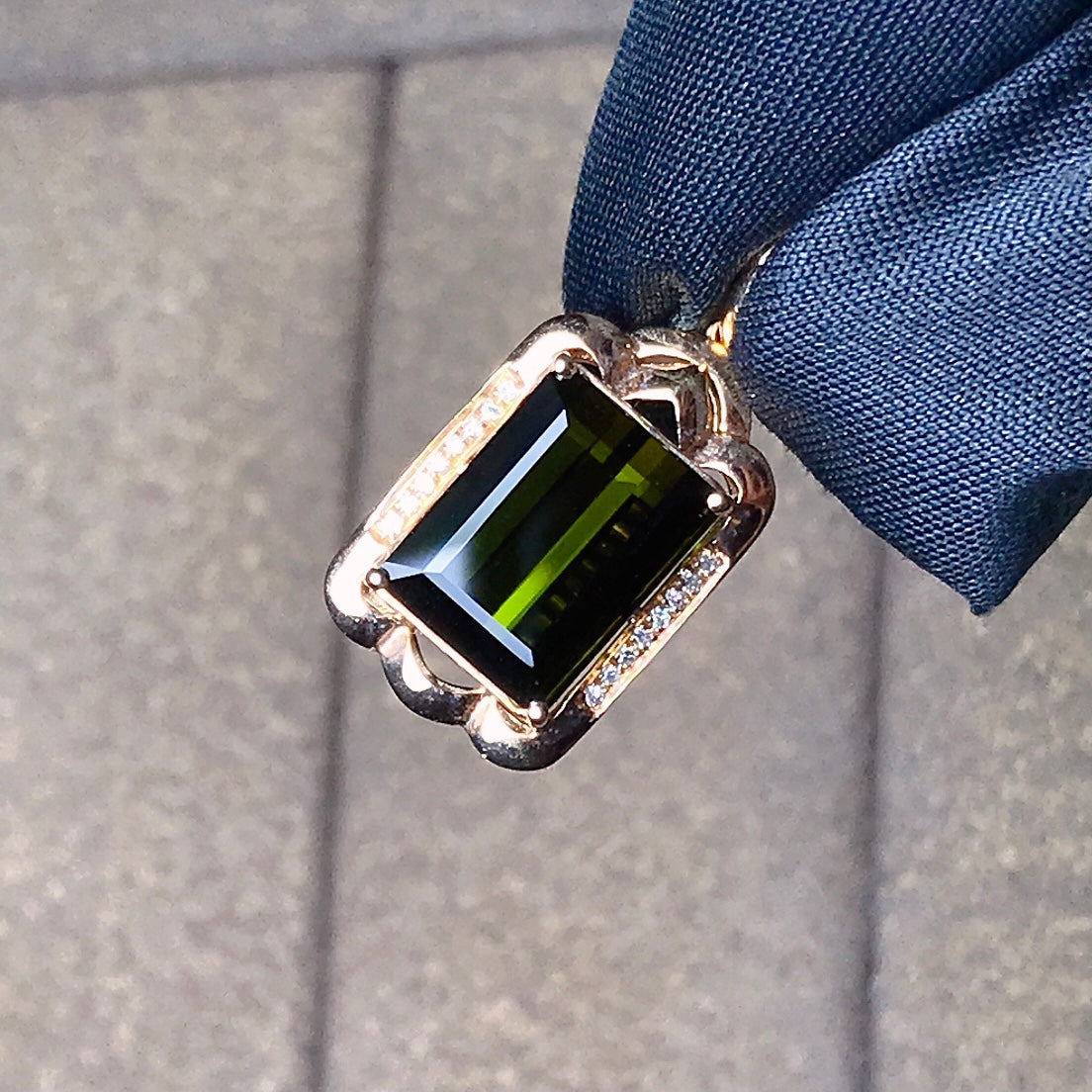 Natural Tourmaline Pendant - Exquisite Jewelry Craftsmanship