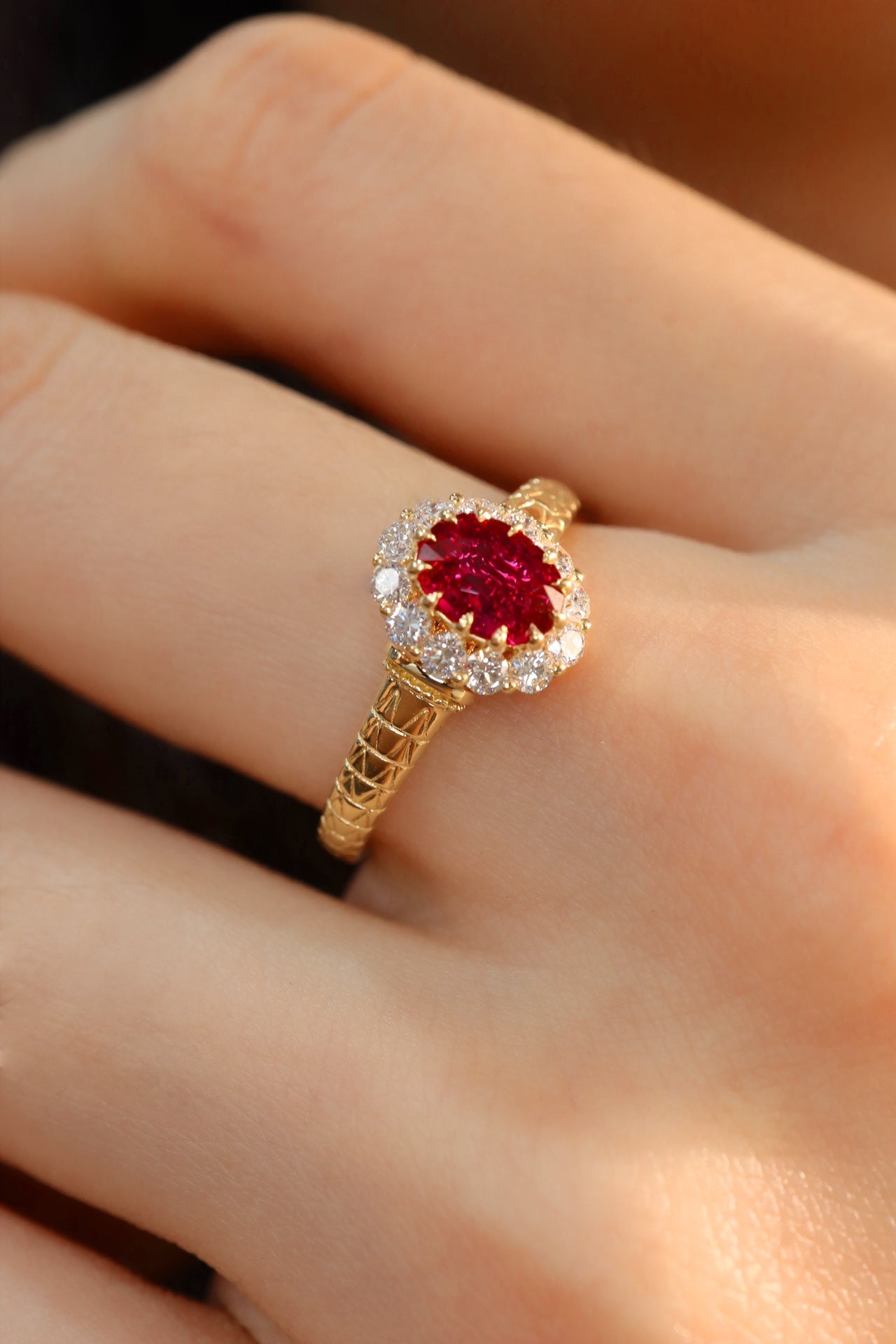 Cincin Ruby Vintage Bermutu Tinggi - Permata Perhiasan