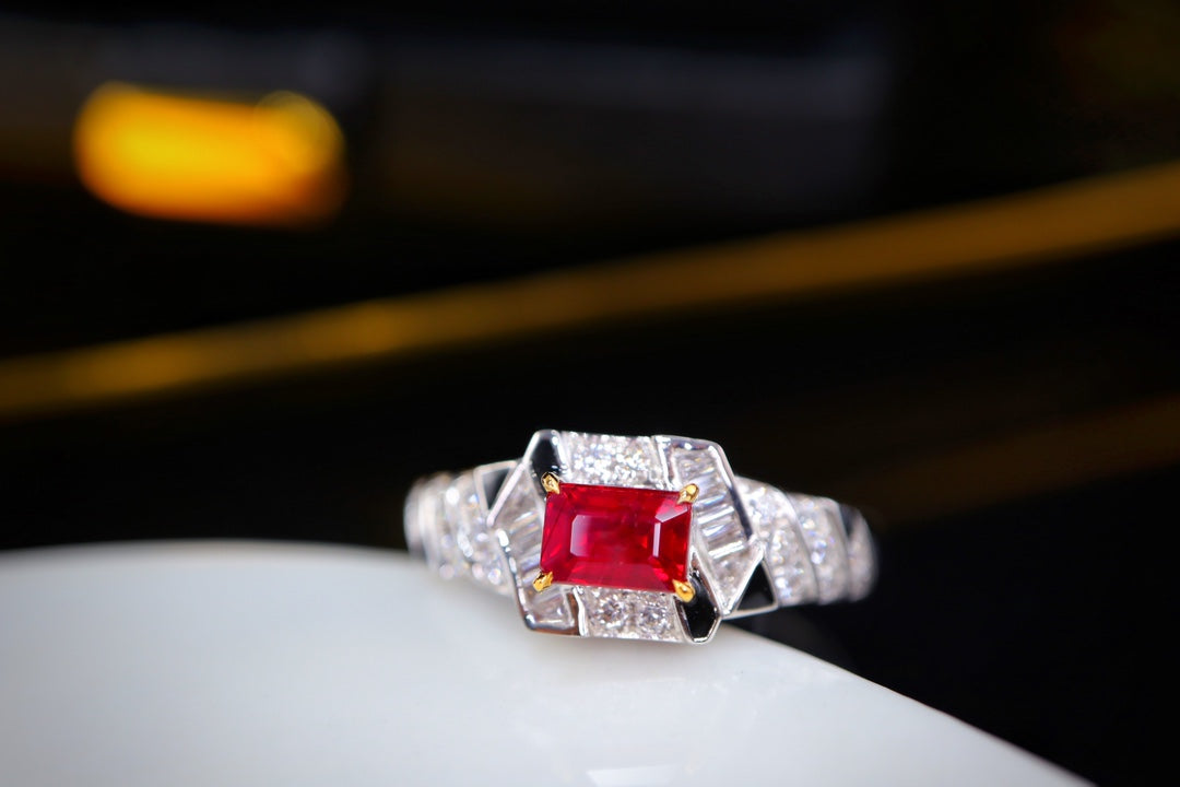 Anillo único de rubí rojo con sangre de paloma - Joyería de alta calidad