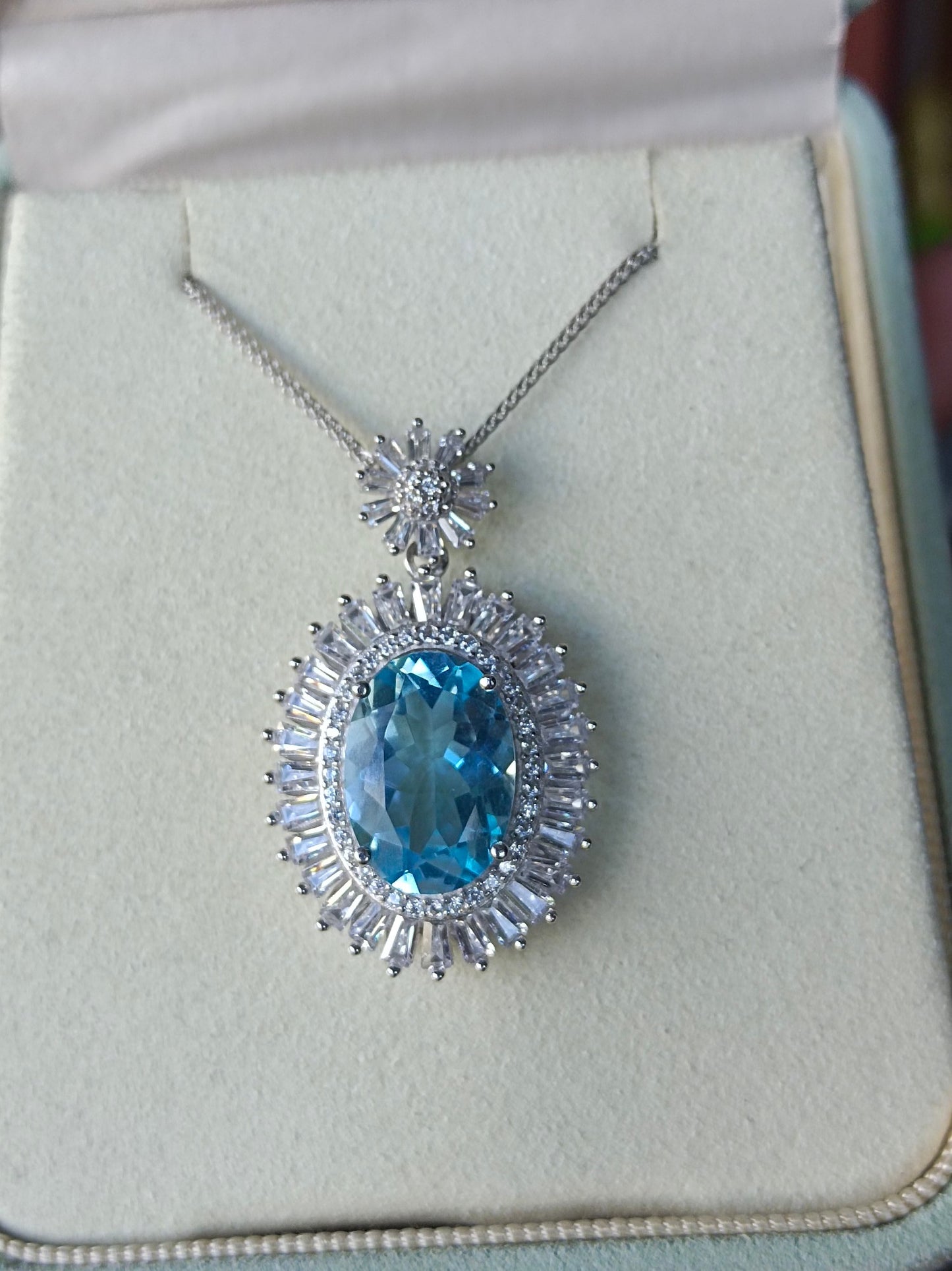 Exquise natuurlijke Zwitserse blauwe topaas hanger - elegante sieraden