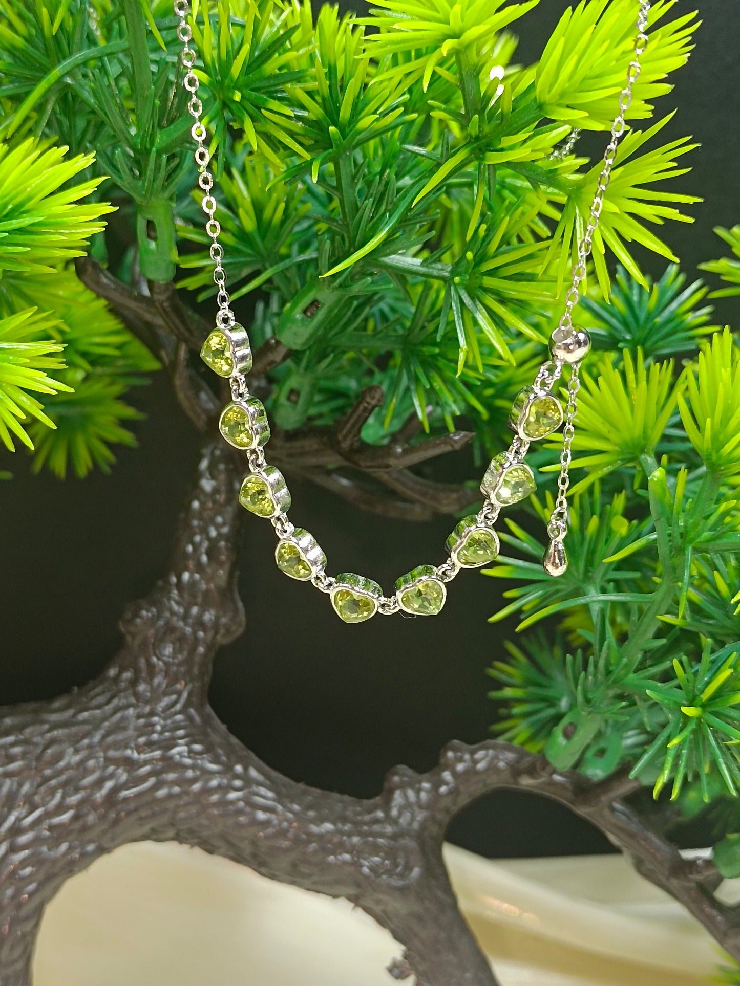 S925 Silver Heart Pendant with Peridot - Unique and Stylish Jewelry for Spring/Summer
