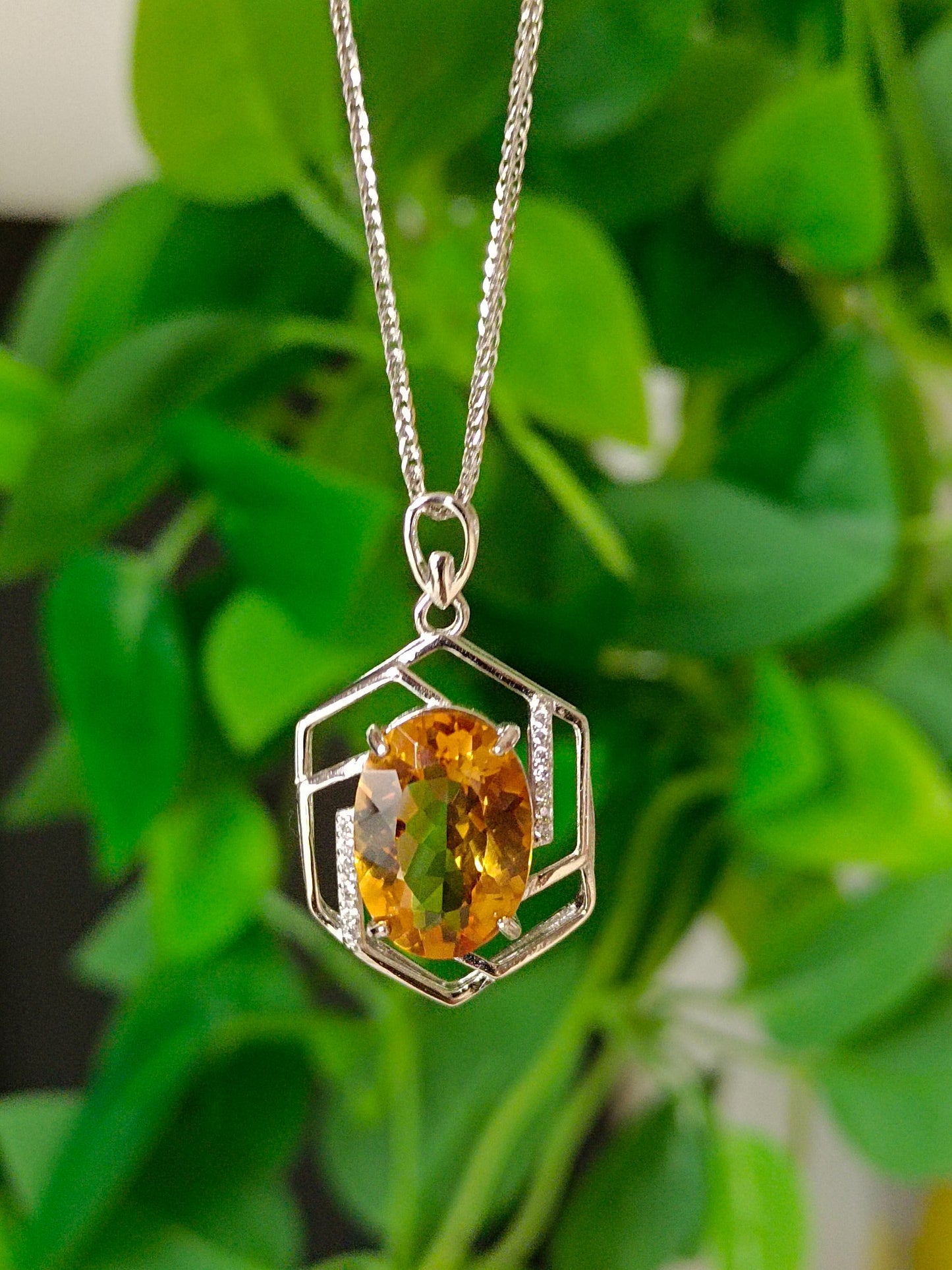 Natural Yellow Crystal Pendant - Exquisite Jewelry for Elegance