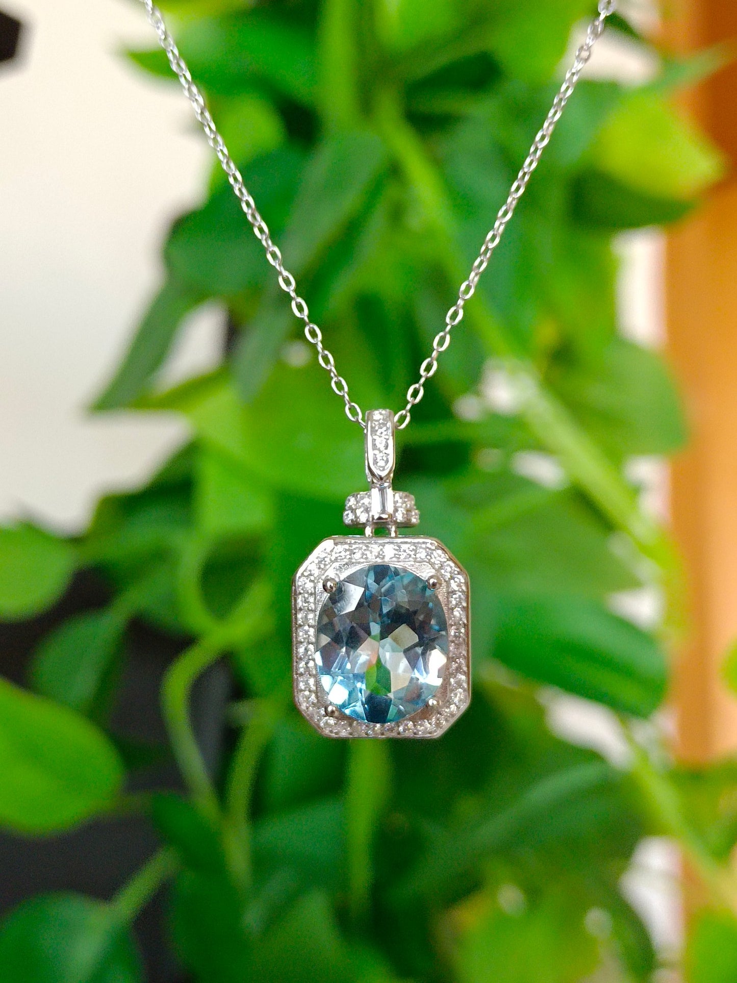 Dazzling Natural Topaz Pendant Jewelry with S925 Silver