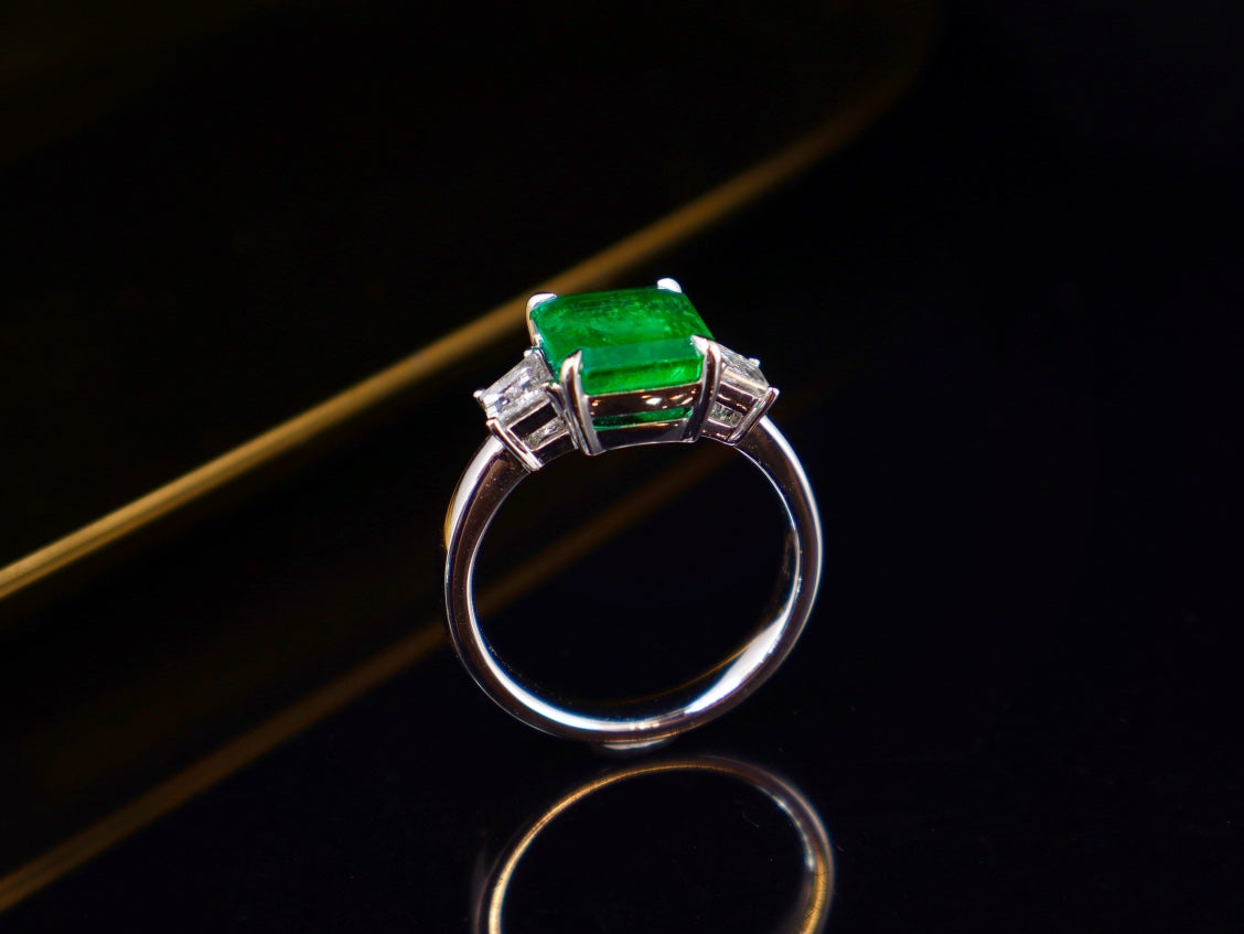 Anillo Esmeralda - Pieza de joyería de alta calidad de color verde vivo