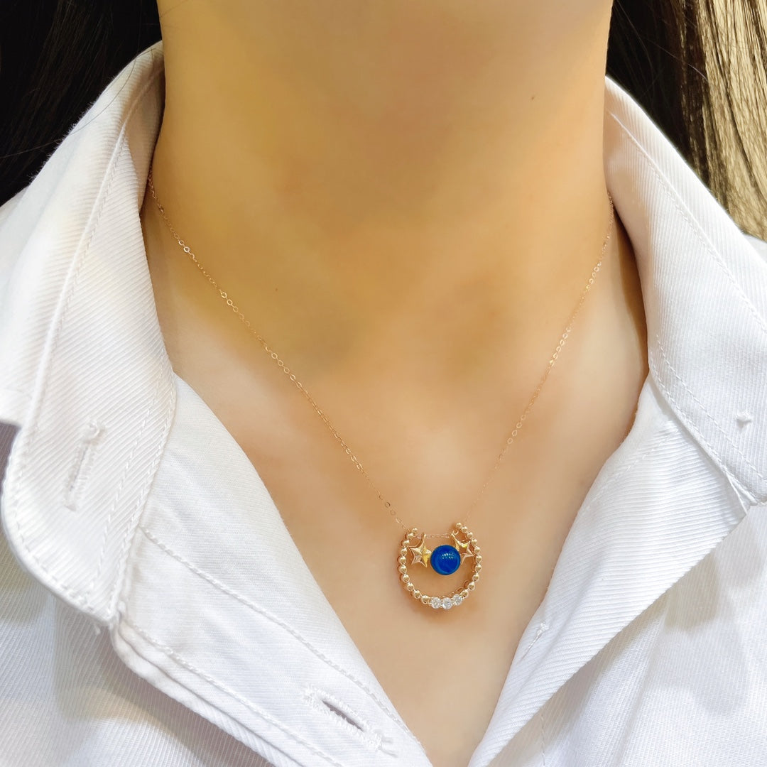 शरद ऋतु में वसंत की गूंज: 18K गोल्ड एंबेडेड डोमिनिकन ब्लू एम्बर पेंडेंट - उत्तम आभूषण